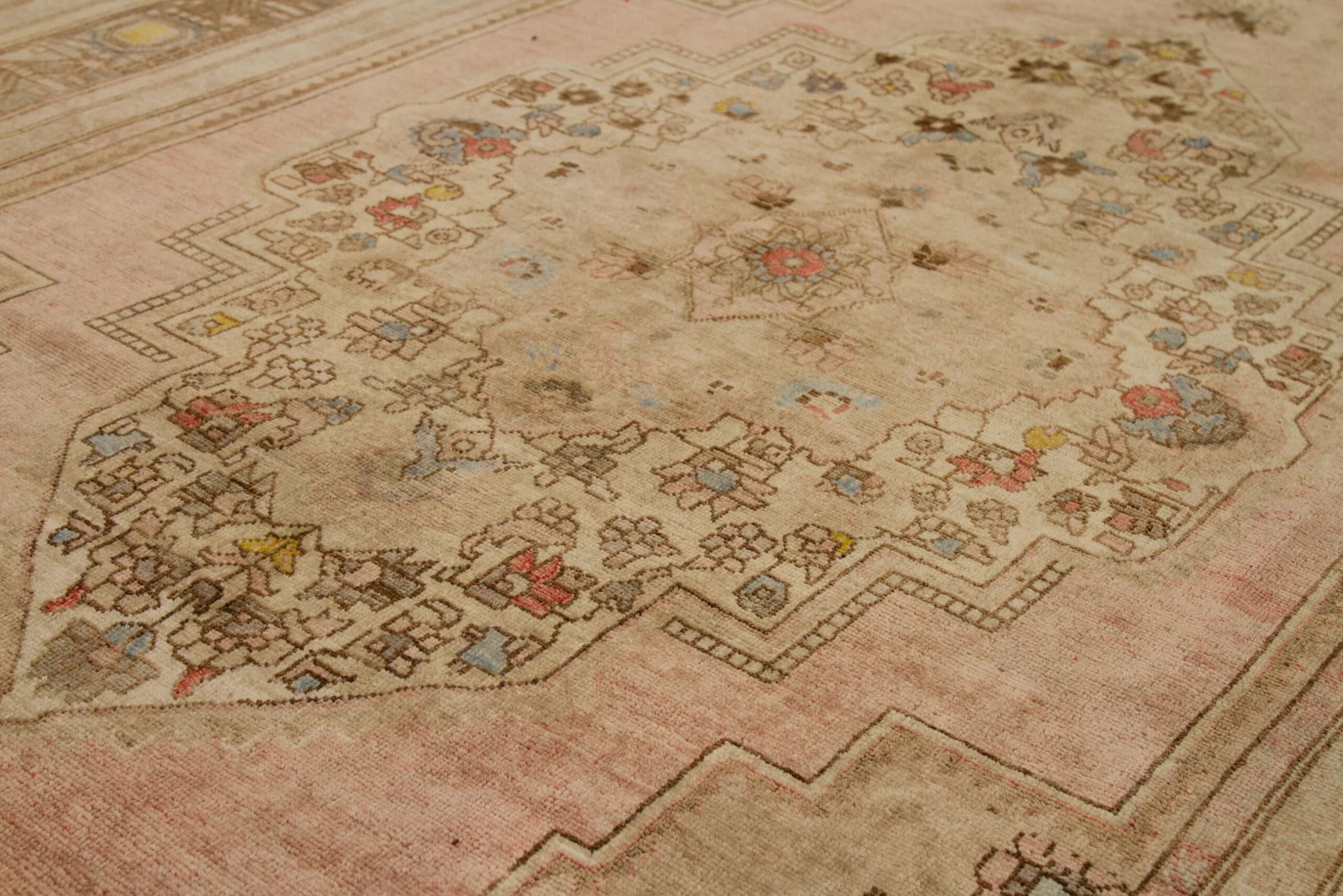 Türkei Anatoly Area Rugs - Wolle Braun Elfenbein Rosa Design - 92804 (Türkisch) im Angebot