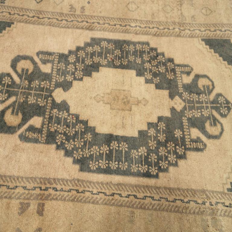 Hand-Knotted Turkey Anatoly Area Rugs - Wool Gray Ivory Design - 92941 For Sale