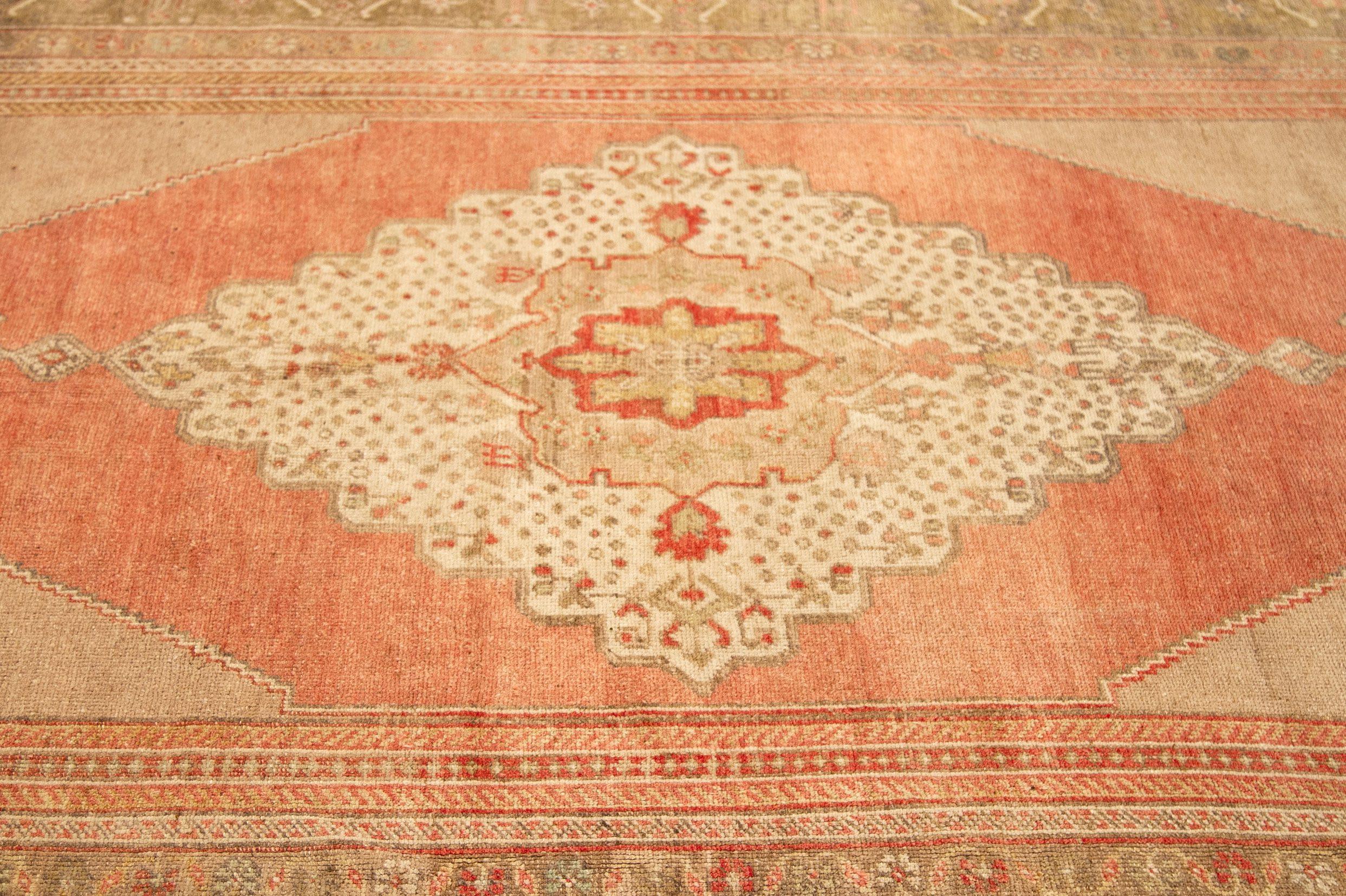 Türkische Anatoly-Teppiche - Wolle in Grün, Elfenbein, Elfenbein und Rosa Design - 92764 (20. Jahrhundert) im Angebot