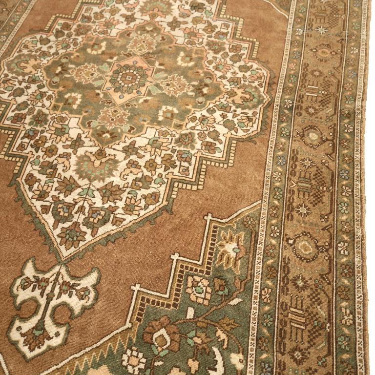 Türkische Anatoly-Teppiche - Wolle Grün Elfenbein Terrakotta Design - 92931 (20. Jahrhundert) im Angebot