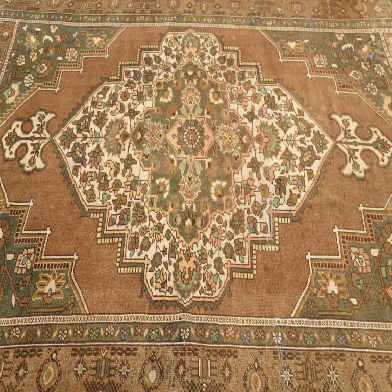 Türkische Anatoly-Teppiche - Wolle Grün Elfenbein Terrakotta Design - 92931 im Angebot 1