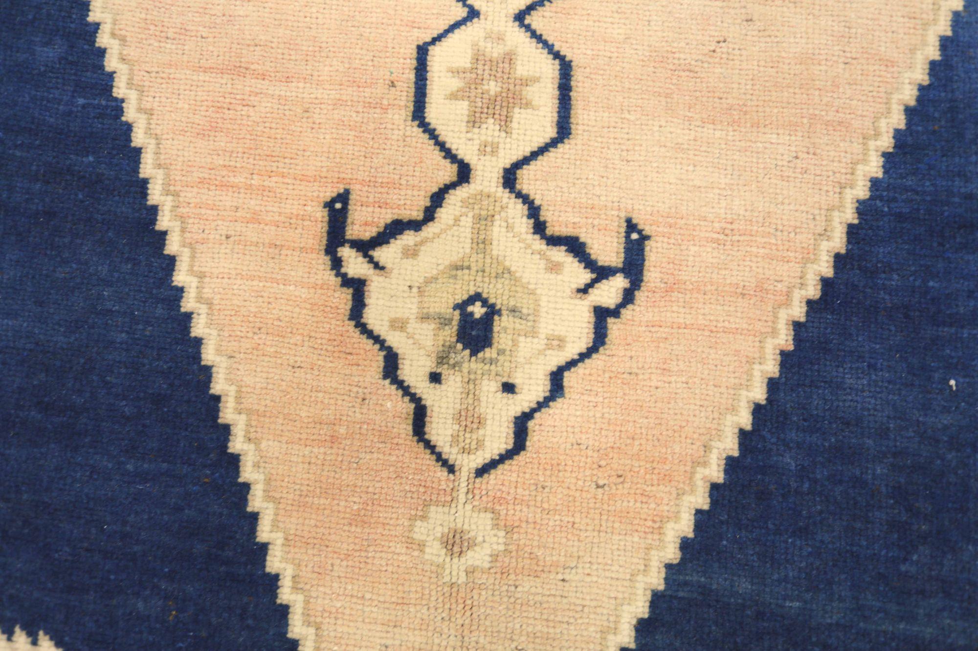 Türkische Anatoly-Teppiche - Wolle Elfenbein Marineblau Blau Rosa Design - 93012 im Zustand „Hervorragend“ im Angebot in Dallas, TX