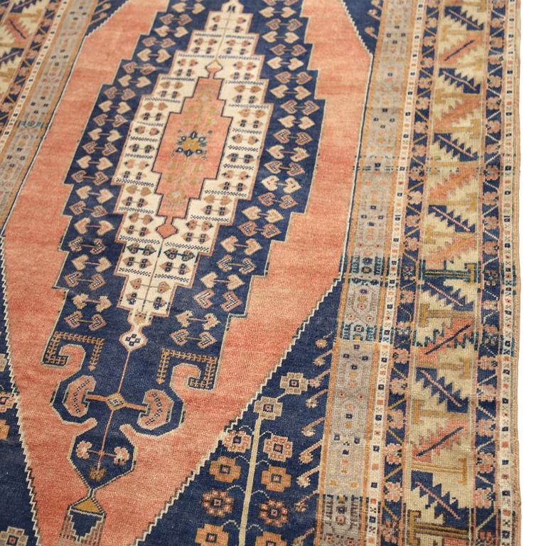 Turkey Anatoly Area Rugs - Wool Ivory Navy Blue Pink Yellow - 93008 In Excellent Condition For Sale In Dallas, TX