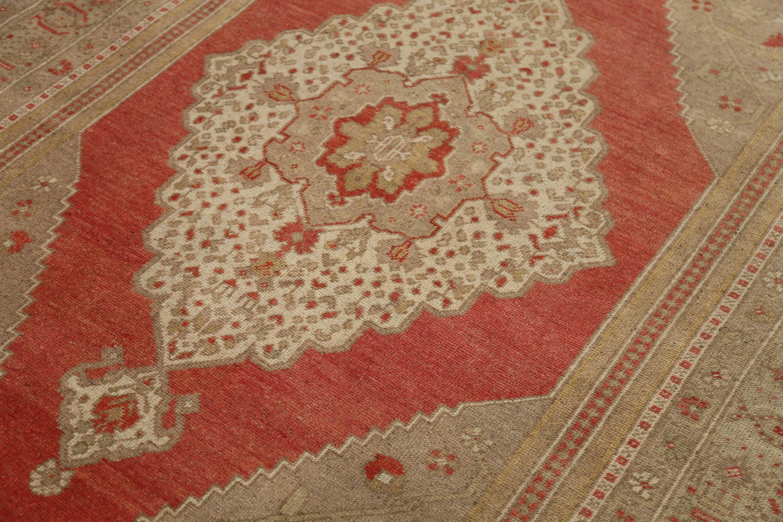 Türkische Anatoly-Teppiche - Wolle Elfenbeinrot Design - 92897 im Zustand „Hervorragend“ im Angebot in Dallas, TX
