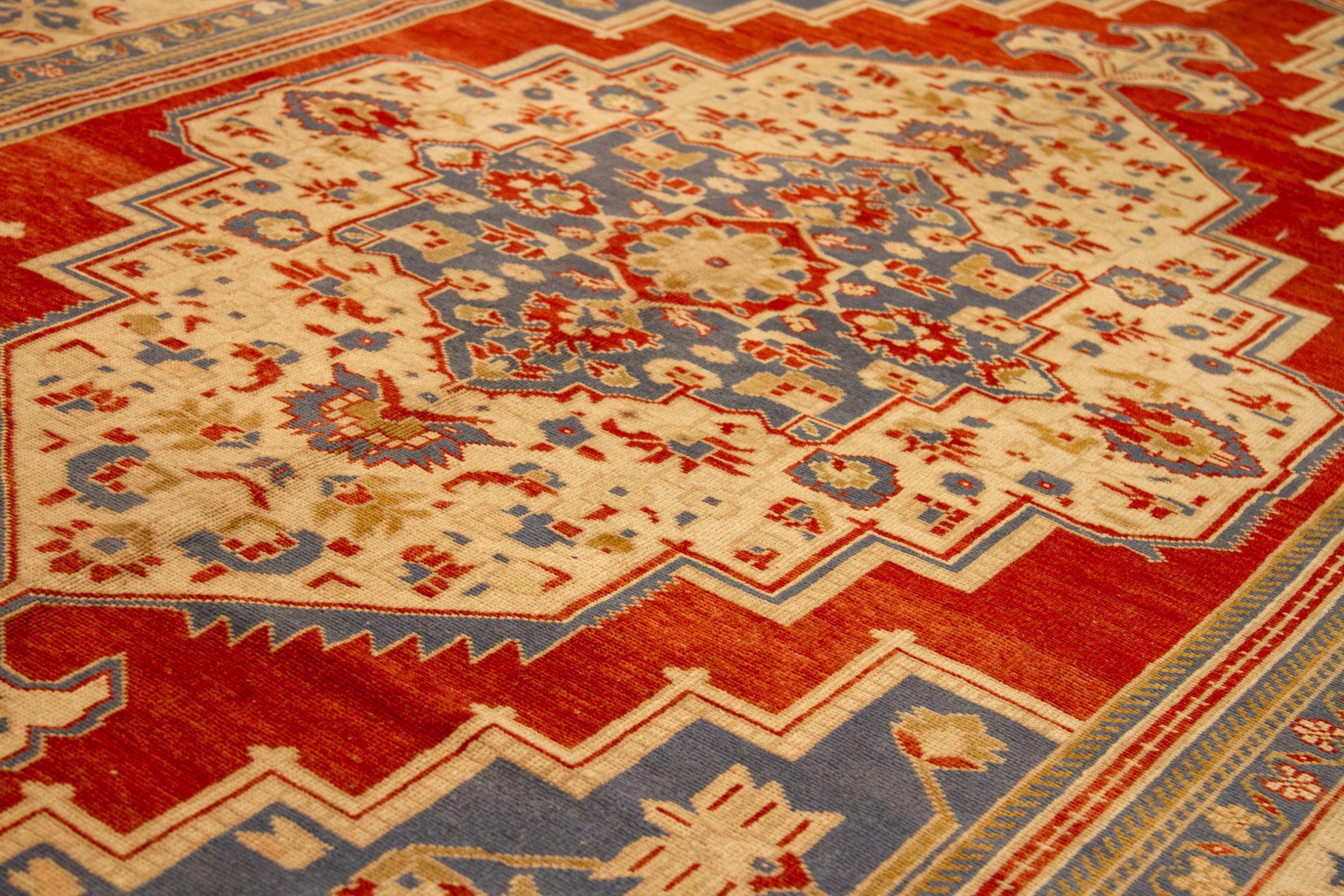 Turc Tapis d'Anatoly de Turquie - Laine bleu marine rouge jaune motif bleu marine - 92778 en vente