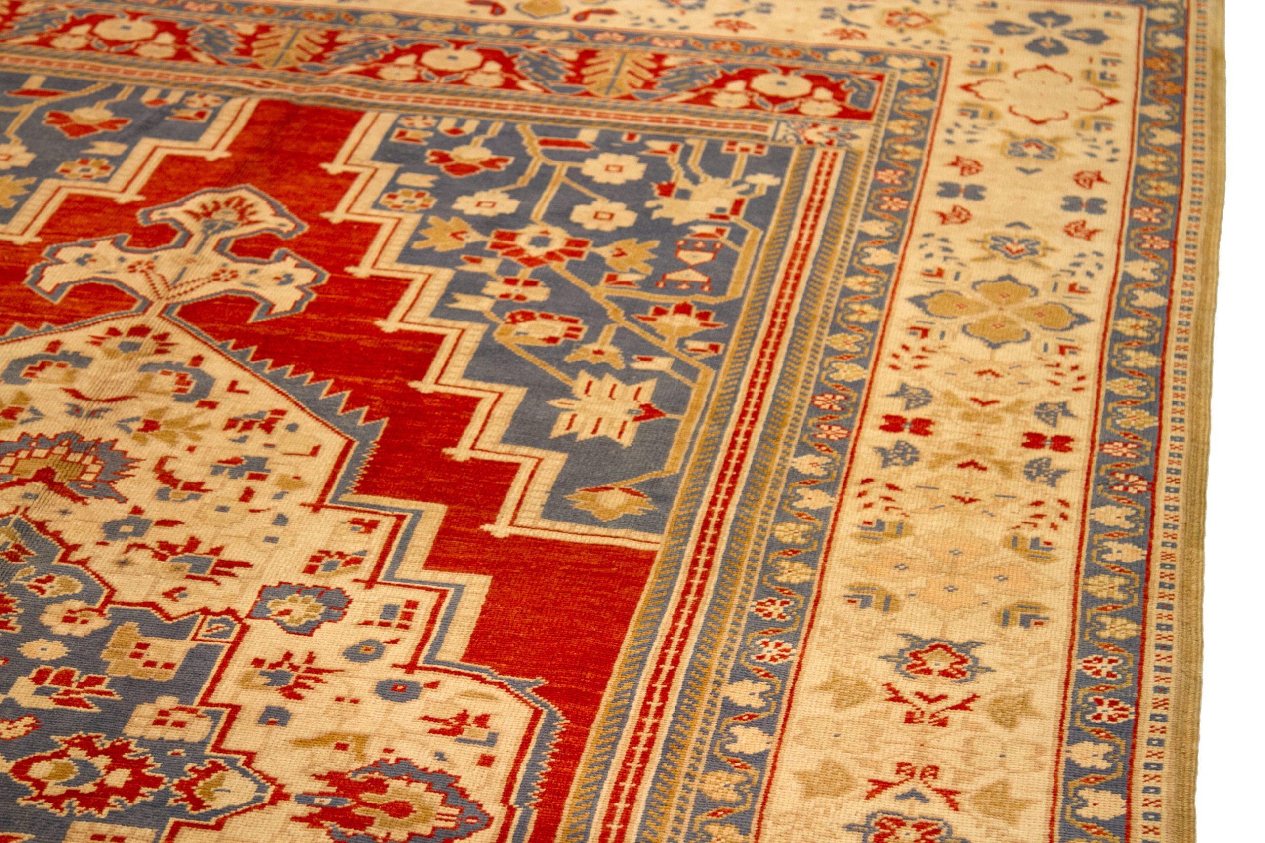 20ième siècle Tapis d'Anatoly de Turquie - Laine bleu marine rouge jaune motif bleu marine - 92778 en vente