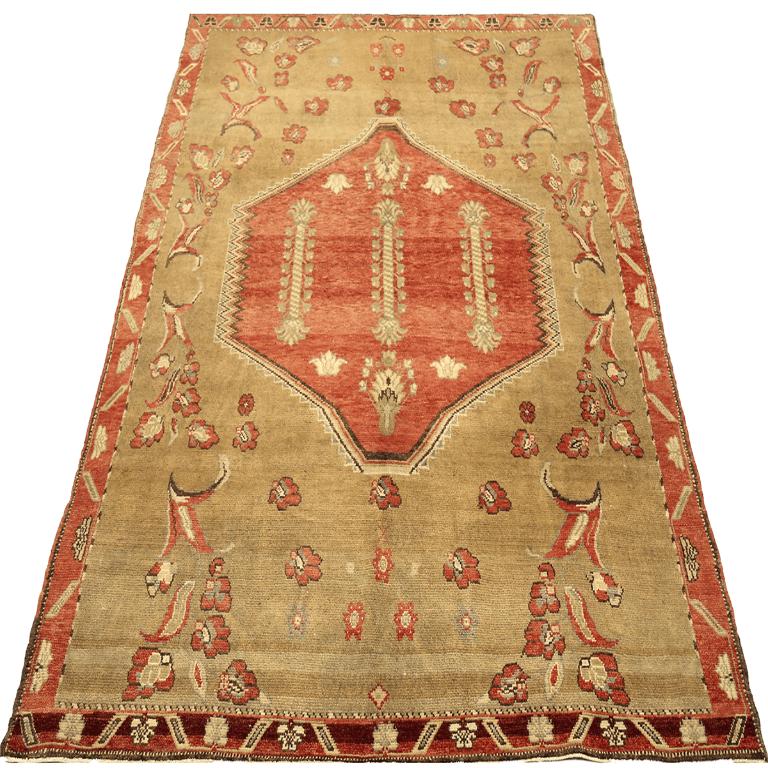 Entdecken Sie die Eleganz von Turkey Anatoly mit Teppichen aus der Zeit um 1940. Dieses exklusive Design aus Wolle und RedTaupe ist perfekt, um Ihren Raum zu verschönern.