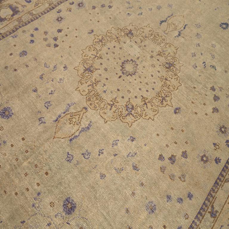 Tribal Tapis de Turquie Anatoly - Motif taupe en laine - 92929 en vente