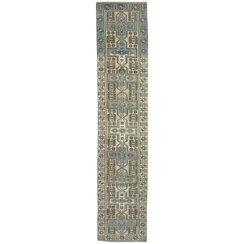 Tapis de couloir Anatoly de Turquie, motif bleu ivoire - 93260 en vente