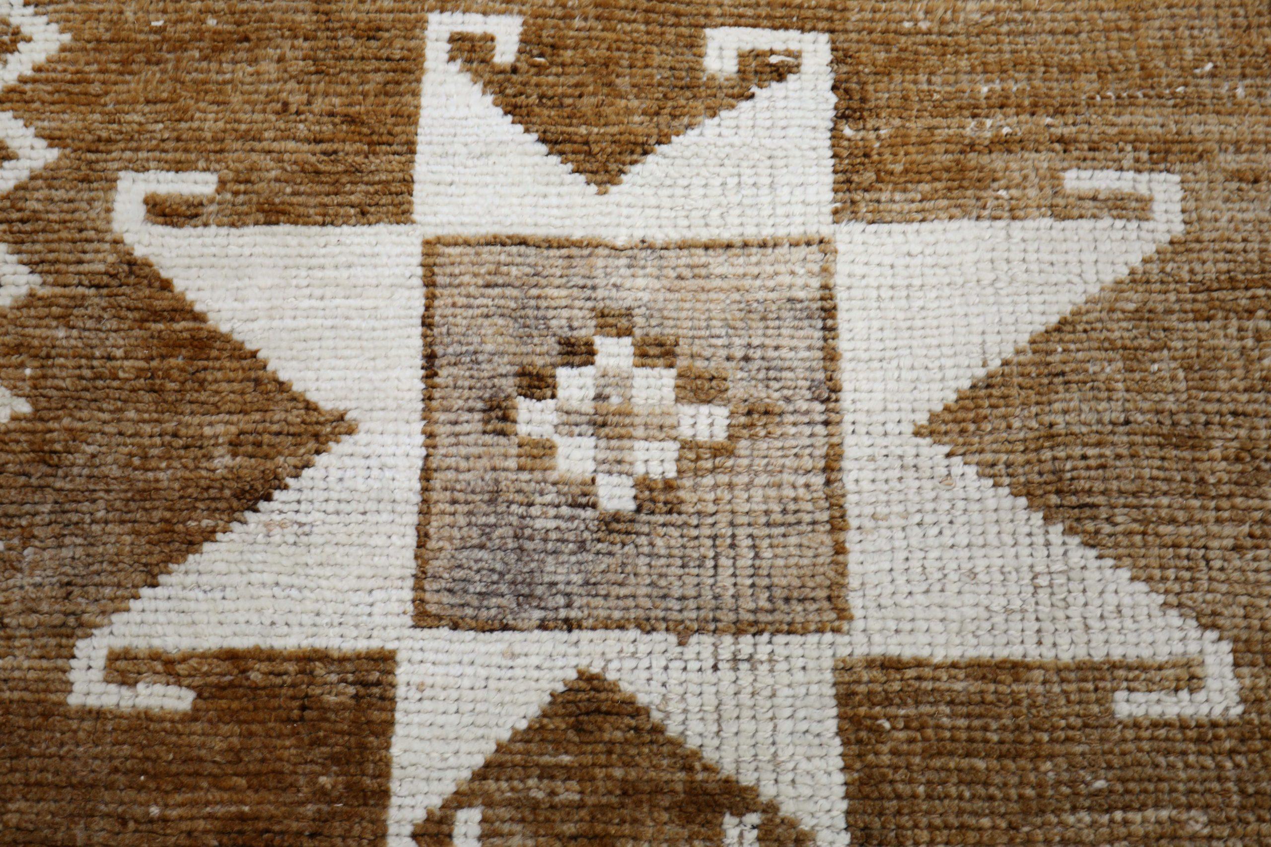 Tappeto Runner Turkey Anatoly - Lana Marrone Avorio Design - 93201 In condizioni ottime in vendita a Dallas, TX