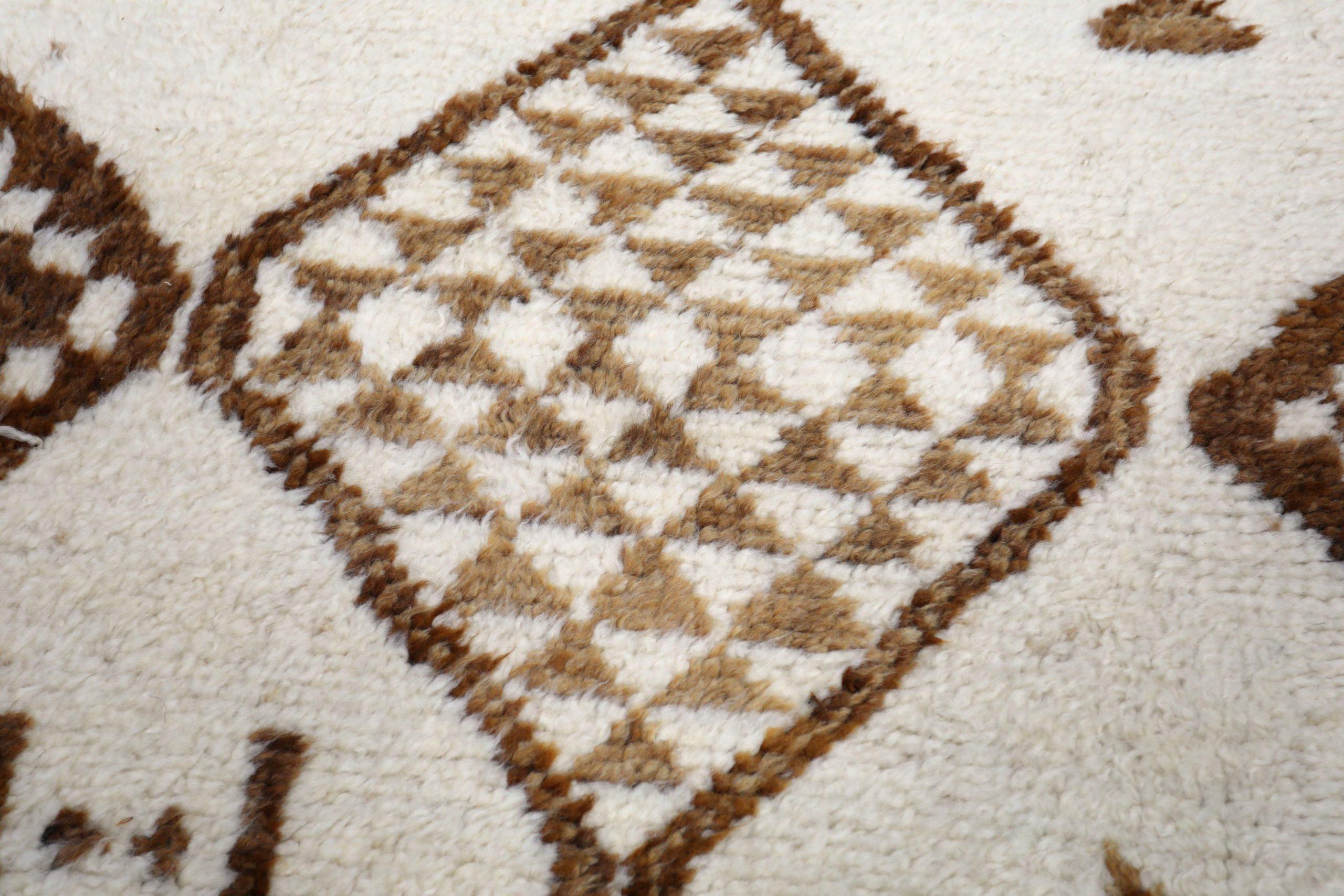 Turkey Anatoly Runner Rug - Wool Brown Ivory Design - 93205 In Excellent Condition For Sale In Dallas, TX