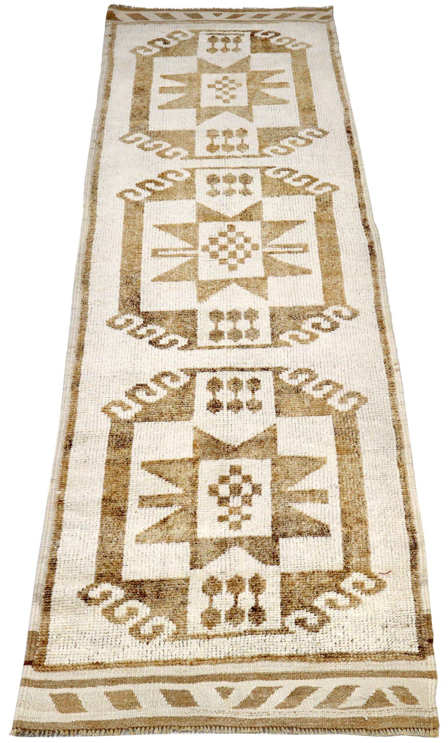Entdecken Sie die Eleganz von Turkey Anatoly mit dem Läufer Circa 1940. Dieses exklusive Design aus Wolle und Braun-Elfenbein ist perfekt, um Ihren Raum zu verschönern.