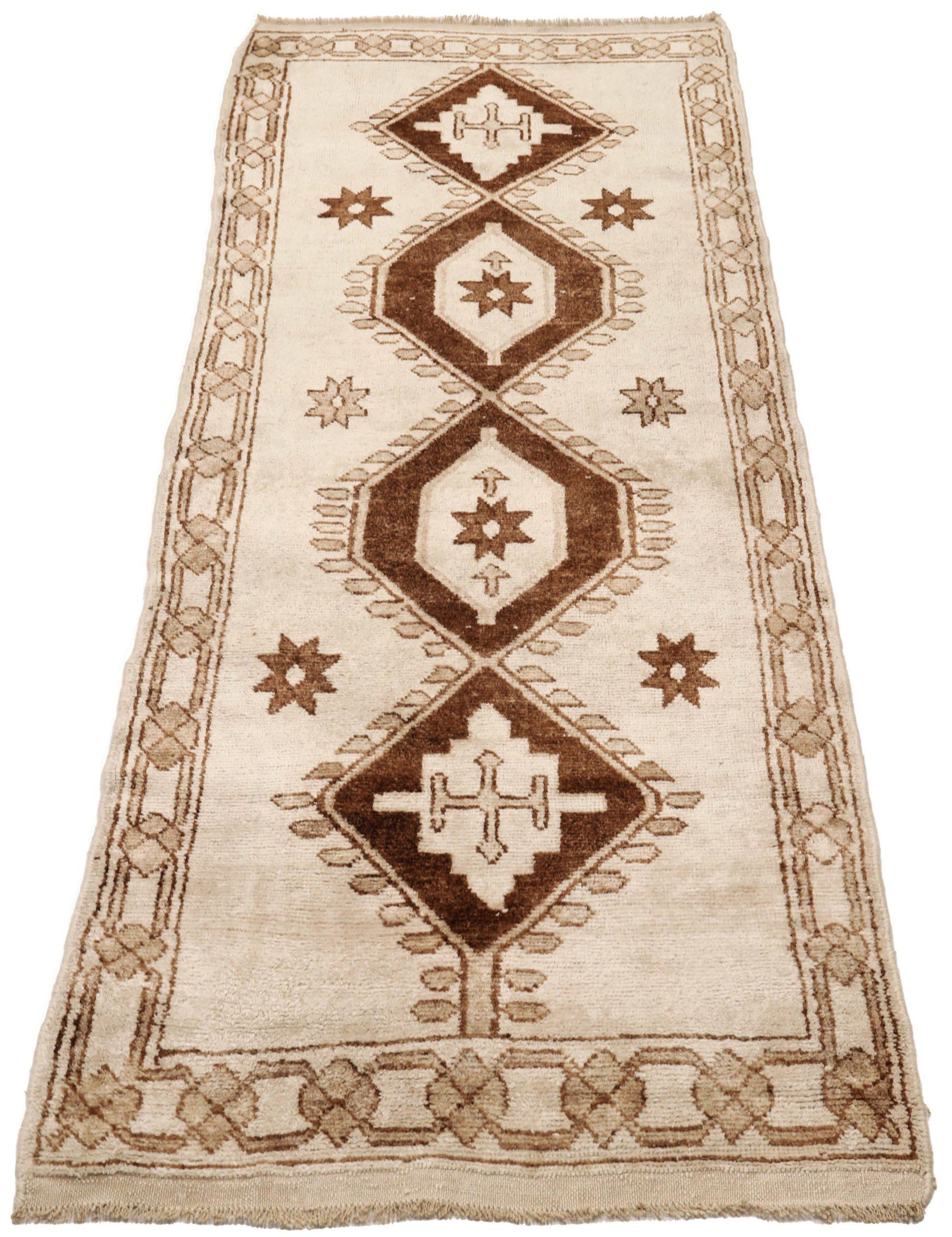 Entdecken Sie die Eleganz von Turkey Anatoly mit dem Läufer Circa 1940. Dieses exklusive Design aus Wolle und Braun-Elfenbein ist perfekt, um Ihren Raum zu verschönern.