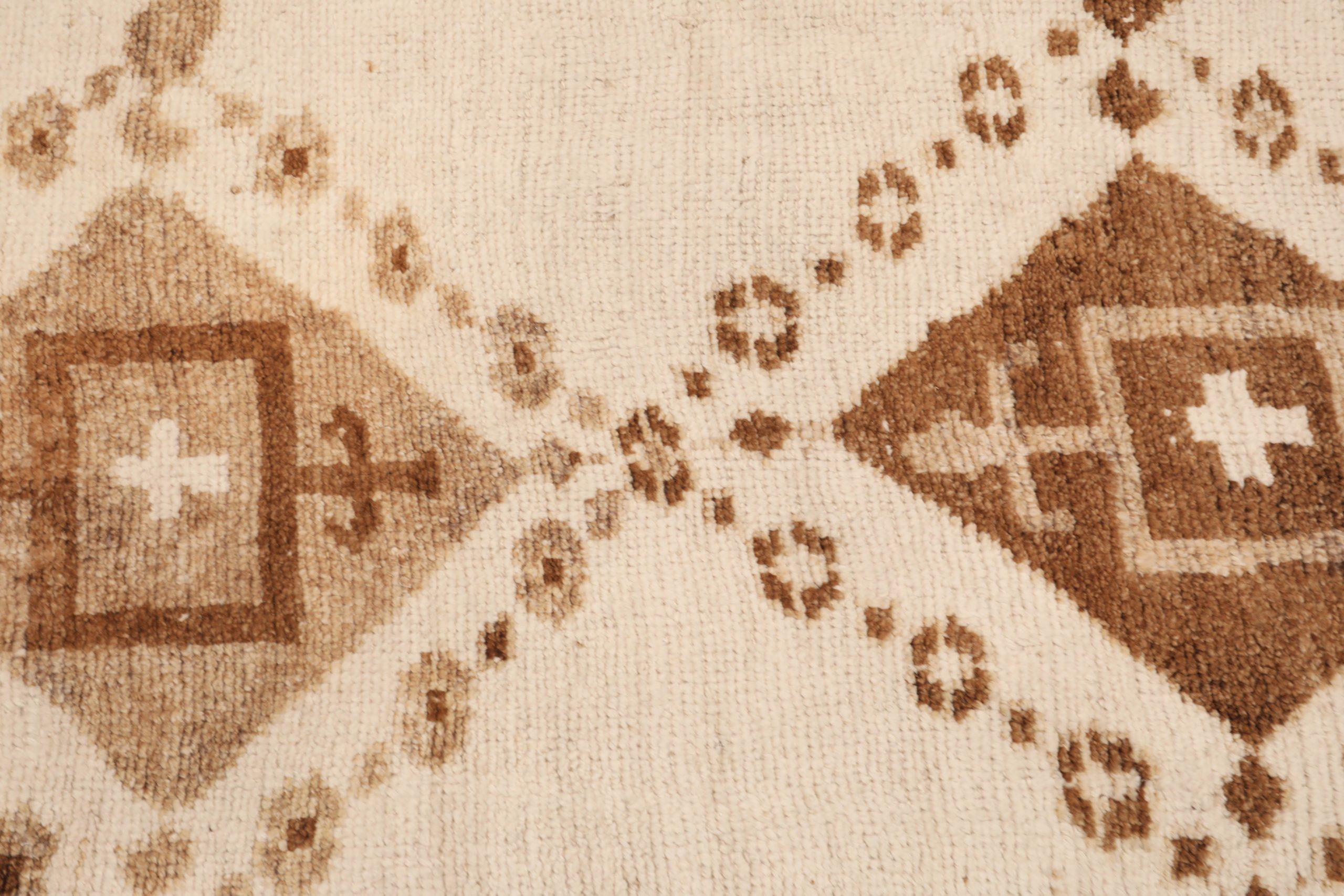20th Century Turkey Anatoly Runner Rug - Wool Brown Ivory Design - 93320 For Sale