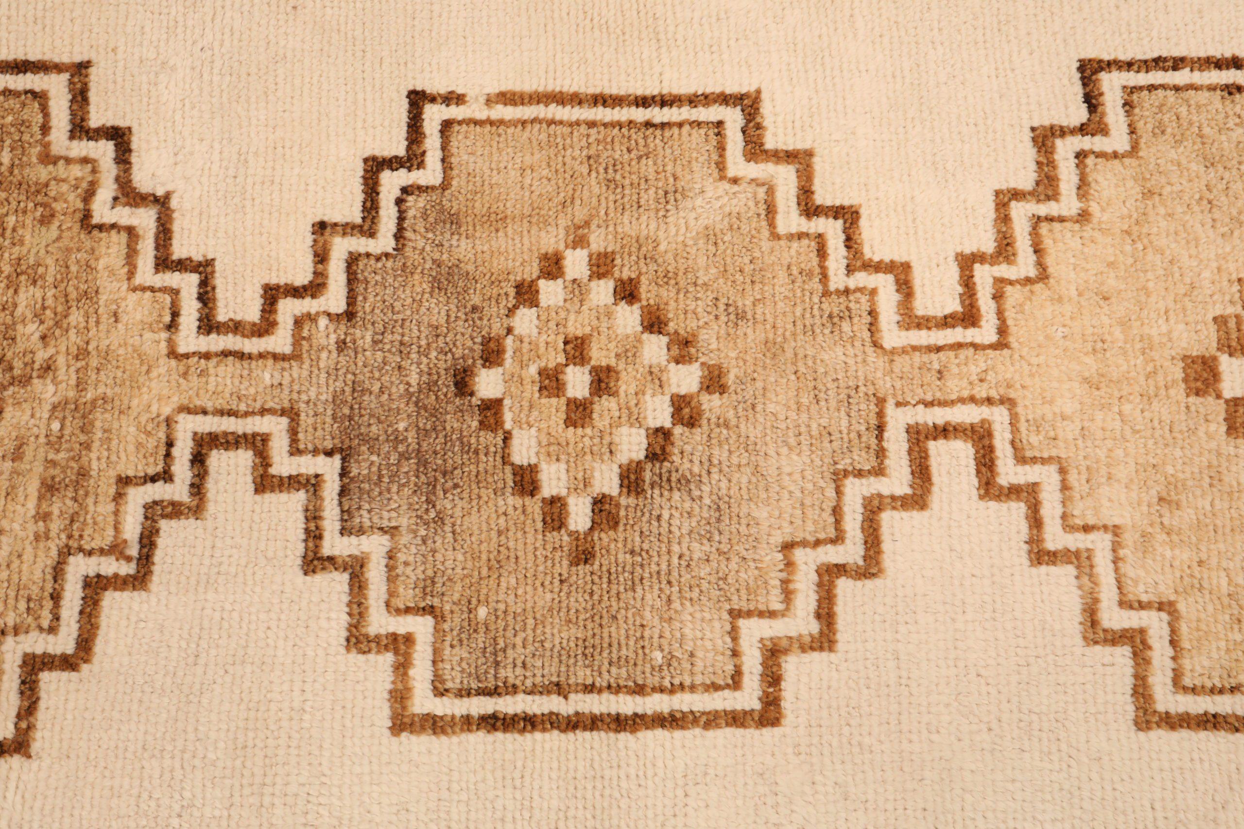 Türkei Anatoly Läufer Teppich - Wolle Braun Elfenbein Design - 93325 im Zustand „Hervorragend“ im Angebot in Dallas, TX