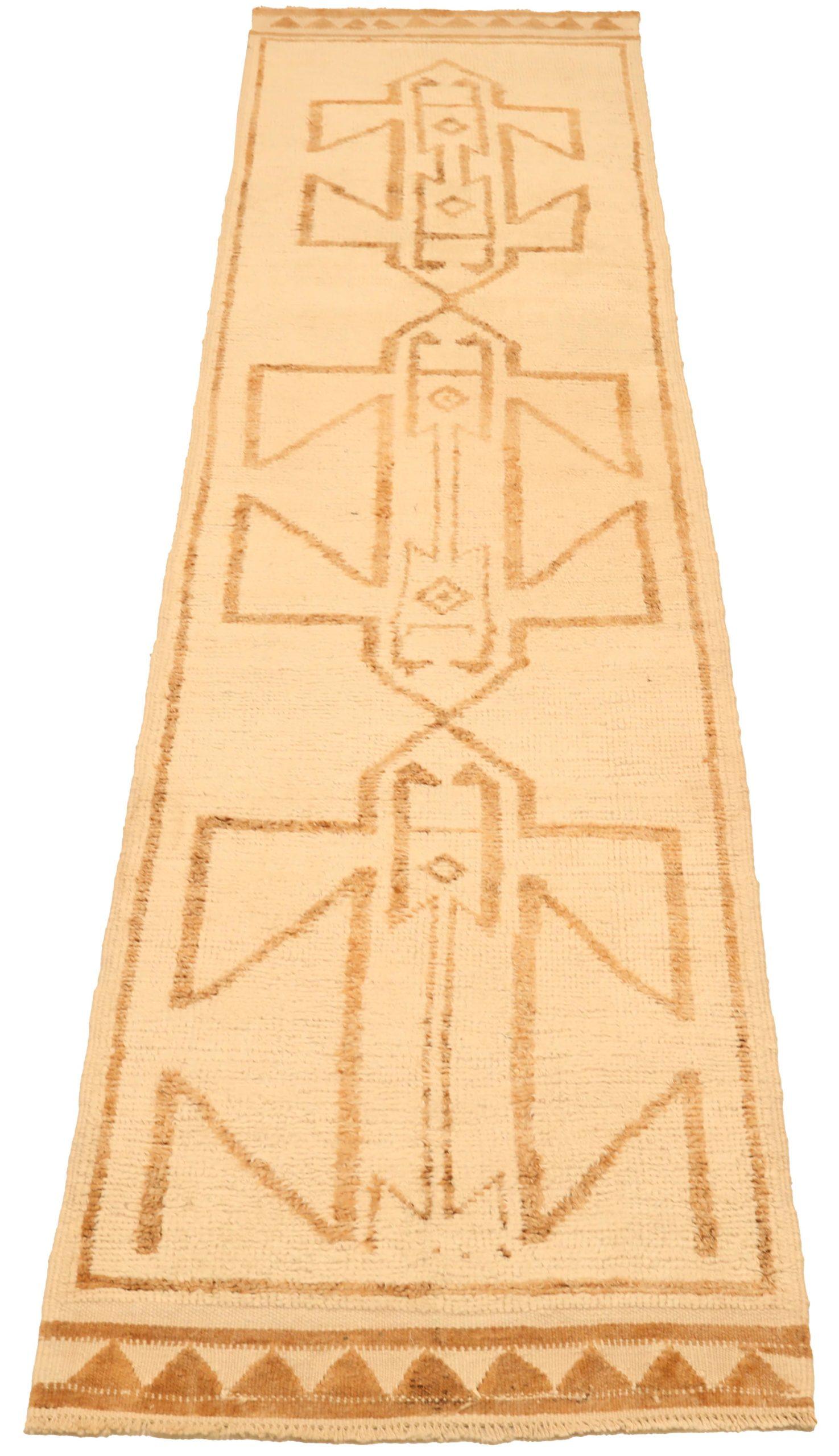 Entdecken Sie die Eleganz von Turkey Anatoly mit dem Läufer Circa 1940. Dieses exklusive Design aus Wolle und Braun-Elfenbein ist perfekt, um Ihren Raum zu verschönern.