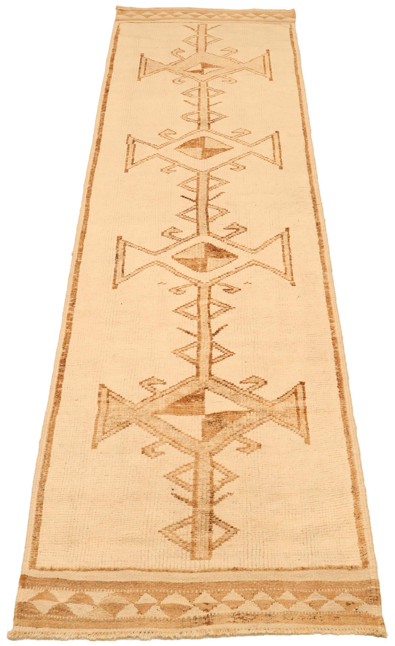 Découvrez l'élégance du tapis de Turquie Anatoly, qui présente un chemin de roulement de Circa 1940. Conçu avec de la laine et du Design/One, ce design exclusif est parfait pour mettre en valeur votre espace.