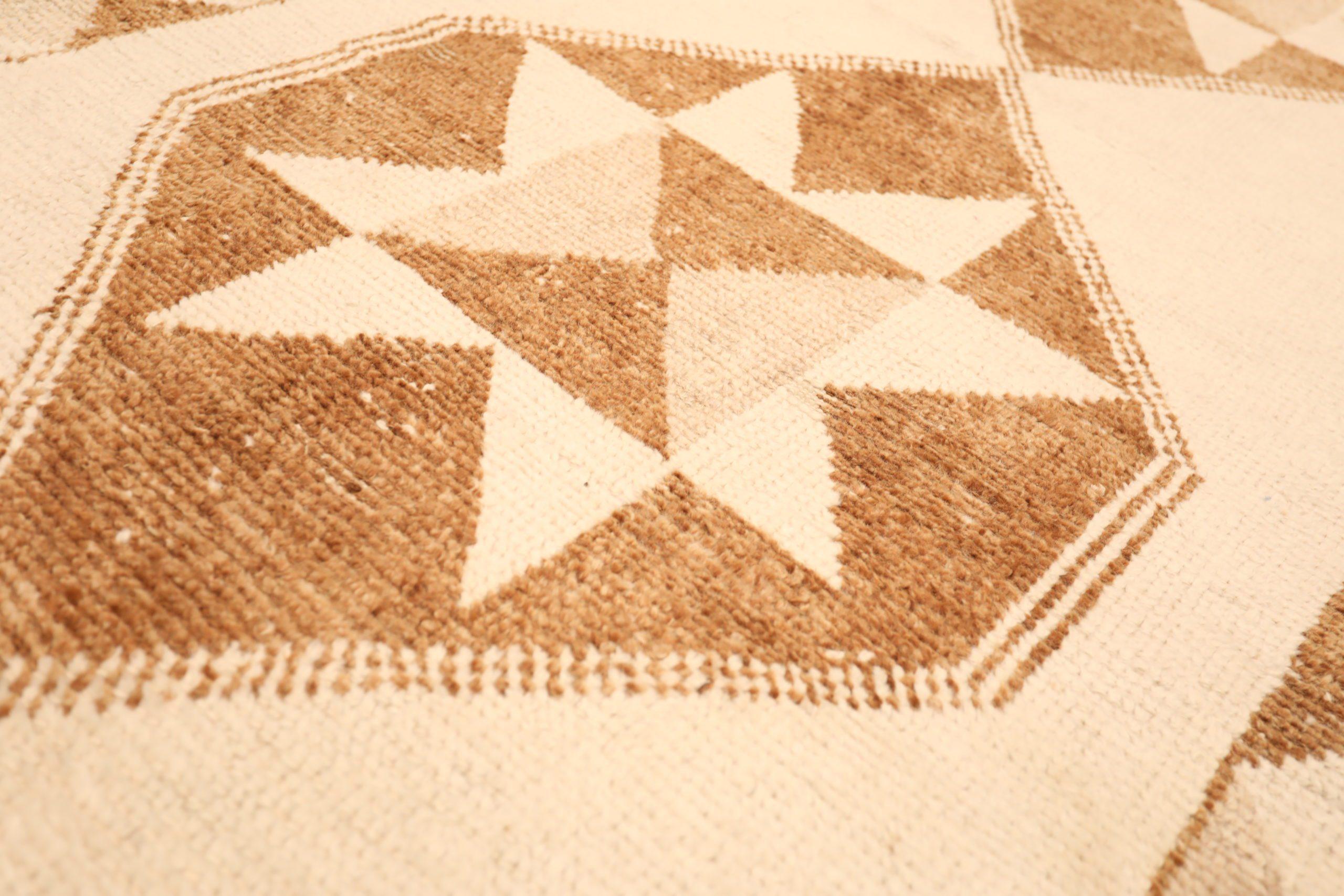 Turkish Turkey Anatoly Runner Rug - Wool Brown Ivory Design - 93346 For Sale