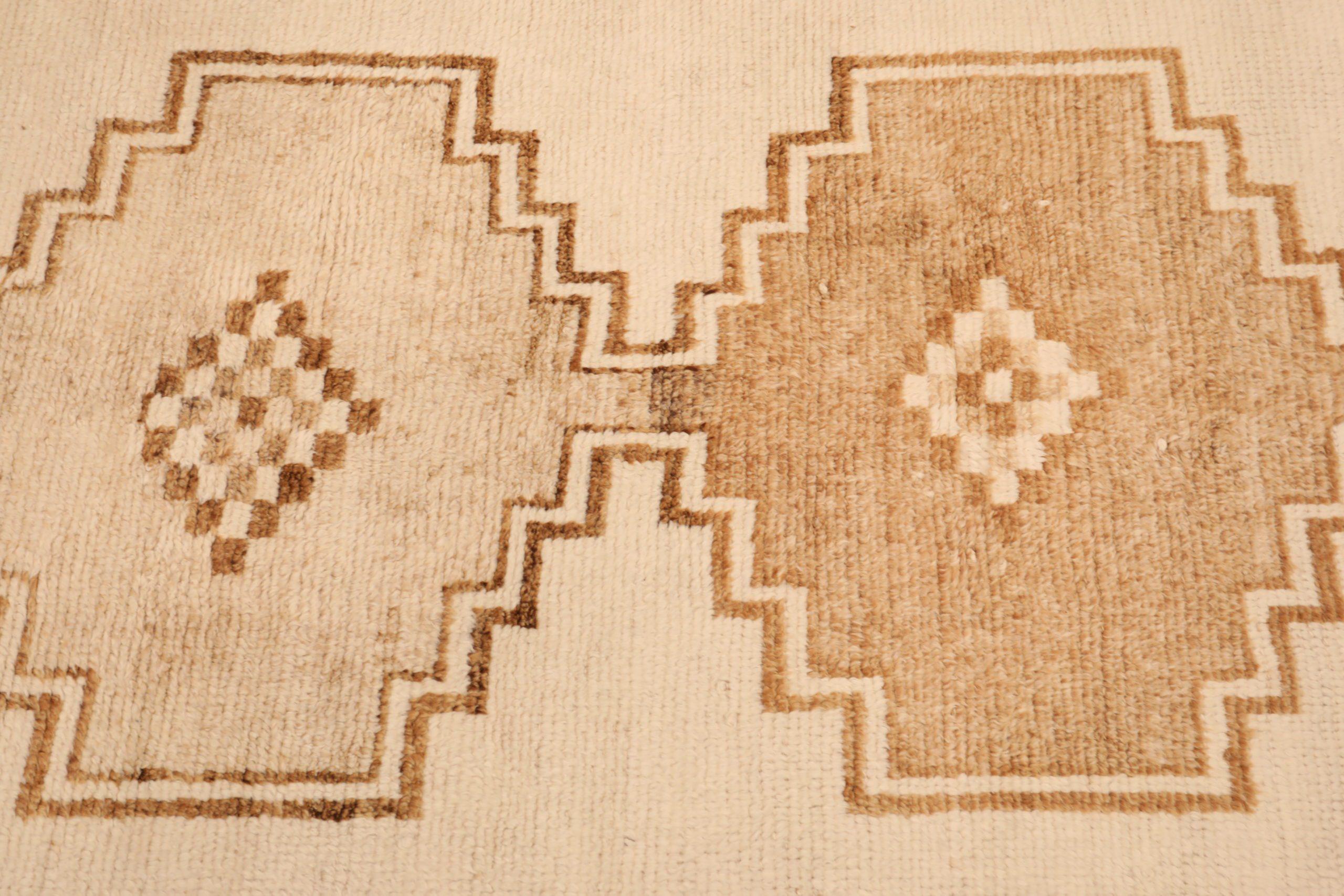 20th Century Turkey Anatoly Runner Rug - Wool Brown Ivory Design - 93358 For Sale