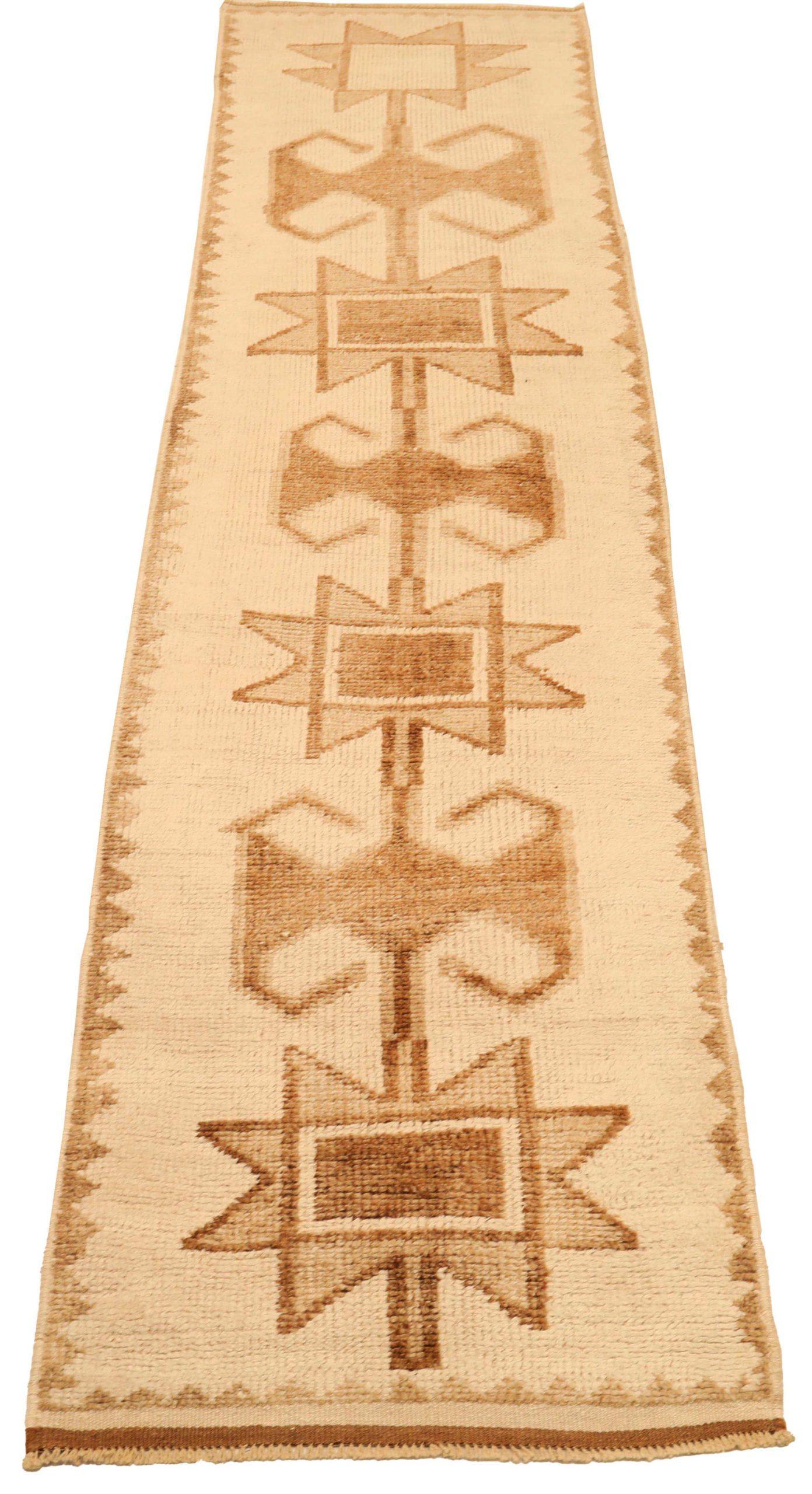 Entdecken Sie die Eleganz von Turkey Anatoly mit dem Läufer Circa 1940. Dieses exklusive Design aus Wolle und Braun-Elfenbein ist perfekt, um Ihren Raum zu verschönern.