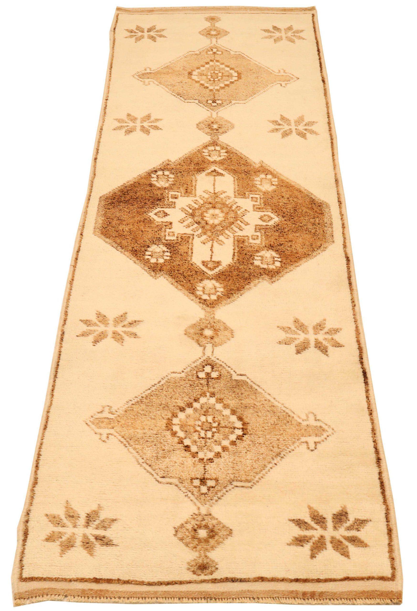 Entdecken Sie die Eleganz von Turkey Anatoly mit dem Läufer Circa 1940. Dieses exklusive Design aus Wolle und Braun-Elfenbein ist perfekt, um Ihren Raum zu verschönern.