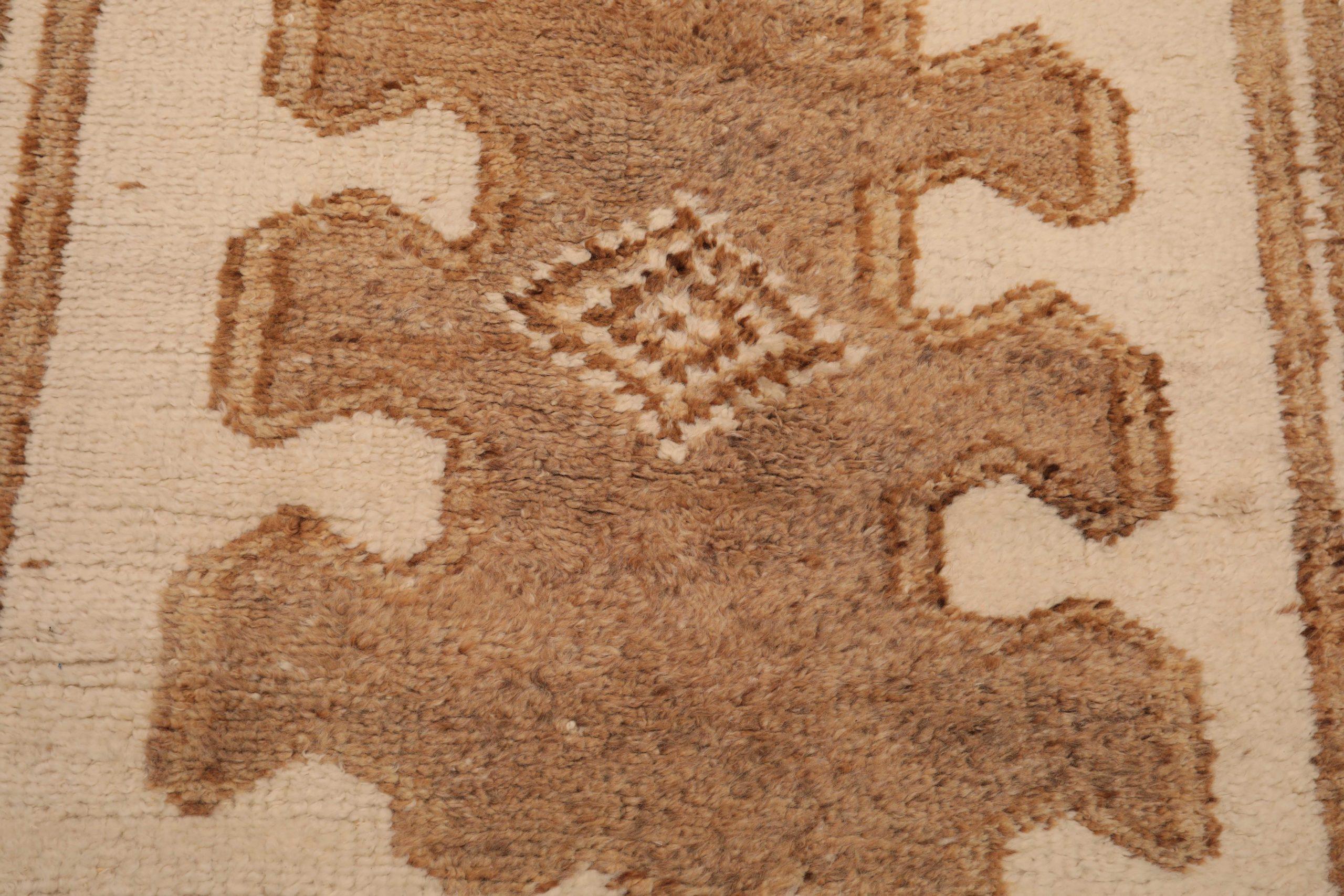 20ième siècle Tapis de course Turkey Anatoly - Laine Brown Ivory Design - 93382 en vente