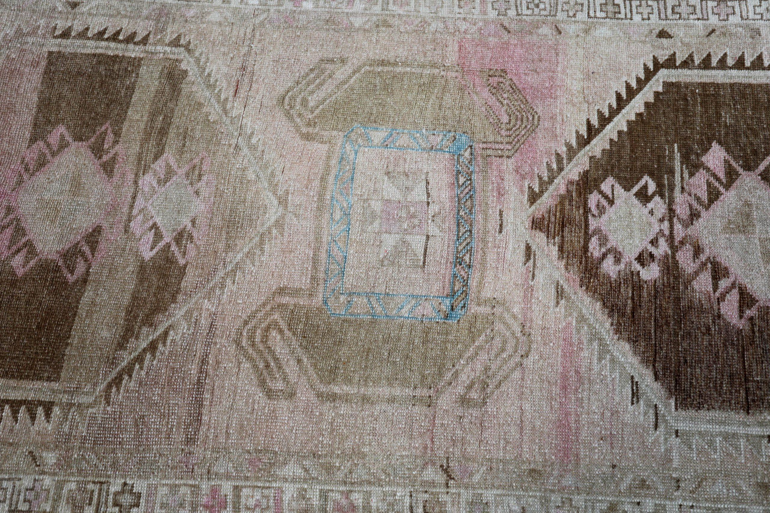 20ième siècle Tapis de course Turkey Anatoly - Laine Brown Ivory Pink Design - 93261 en vente