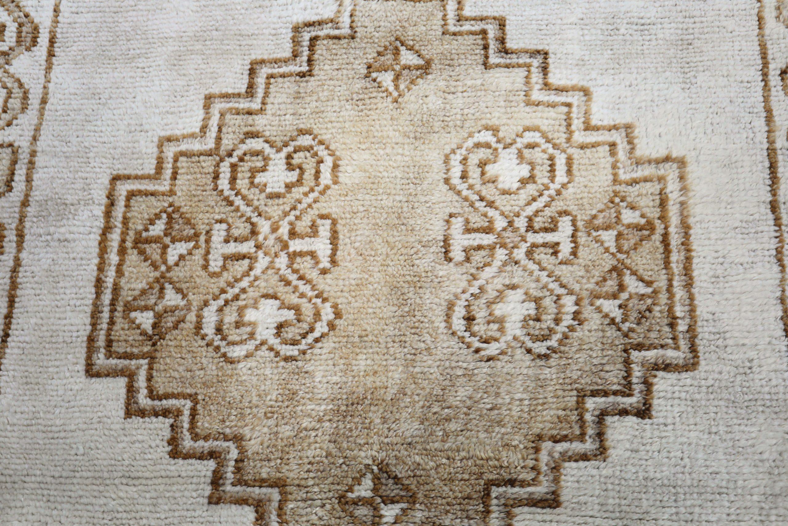 Turkey Anatoly Runner Rug - Wool Brown Ivory Taupe Design - 93206 In Excellent Condition For Sale In Dallas, TX