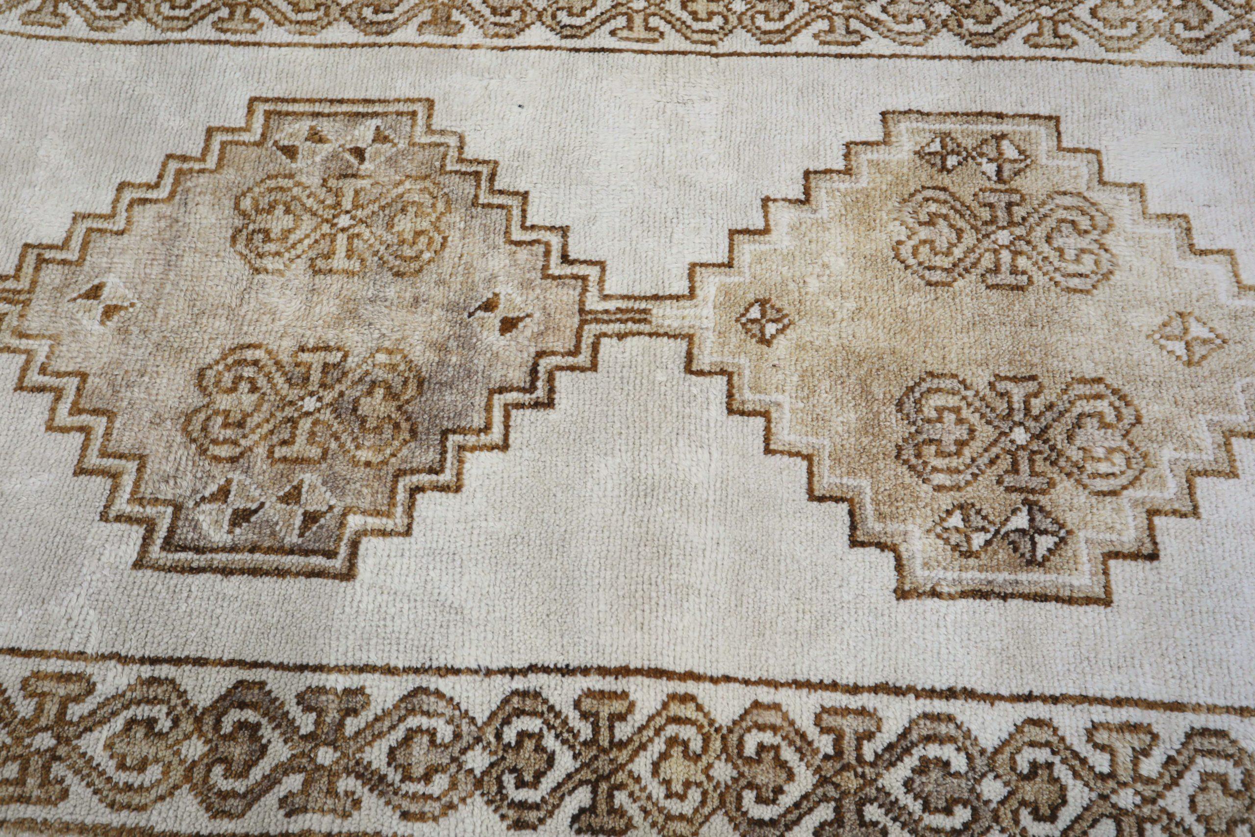 20th Century Turkey Anatoly Runner Rug - Wool Brown Ivory Taupe Design - 93206 For Sale