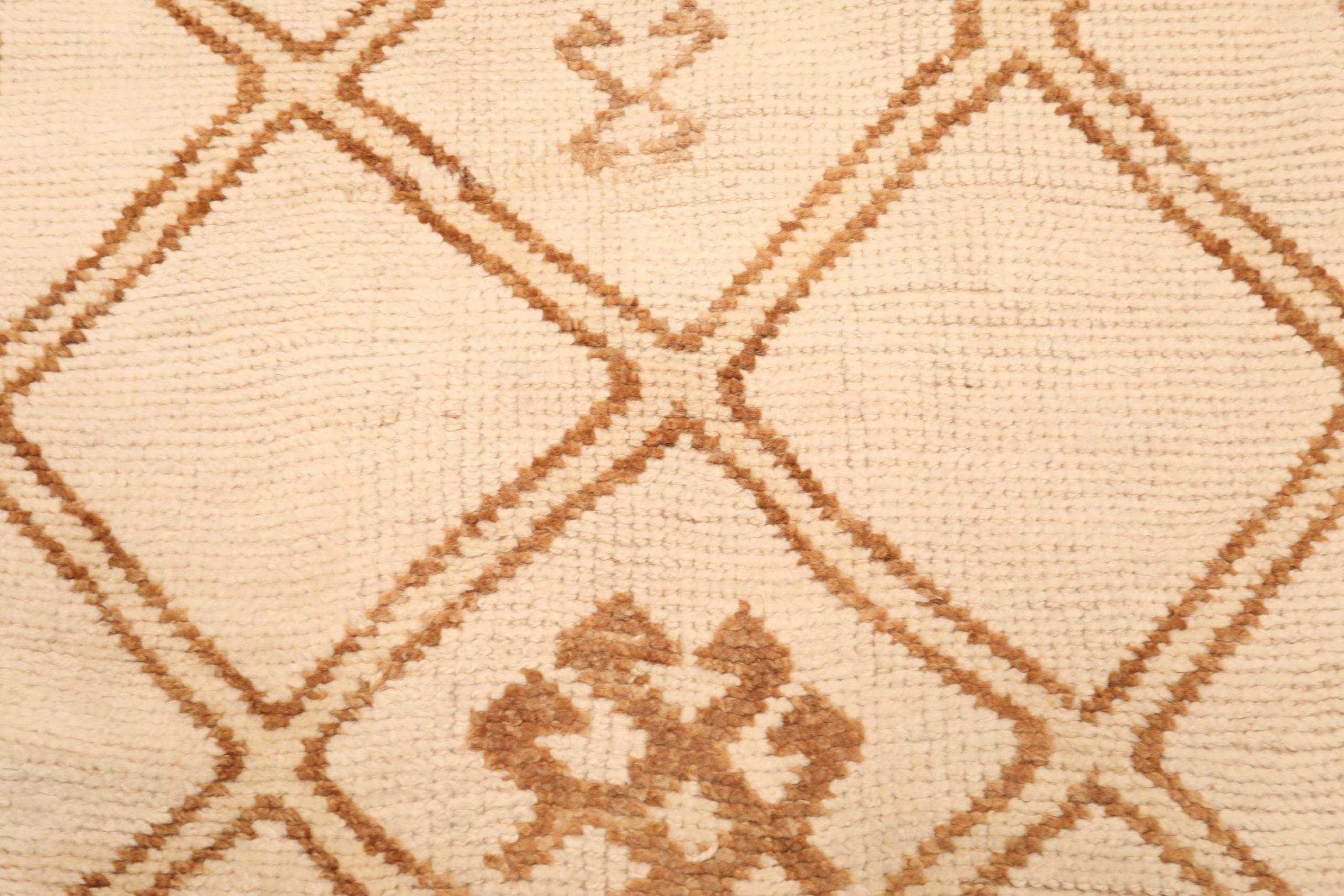 Turkey Anatoly Runner Rug - Wool Ivory Design - 93368 In Excellent Condition For Sale In Dallas, TX
