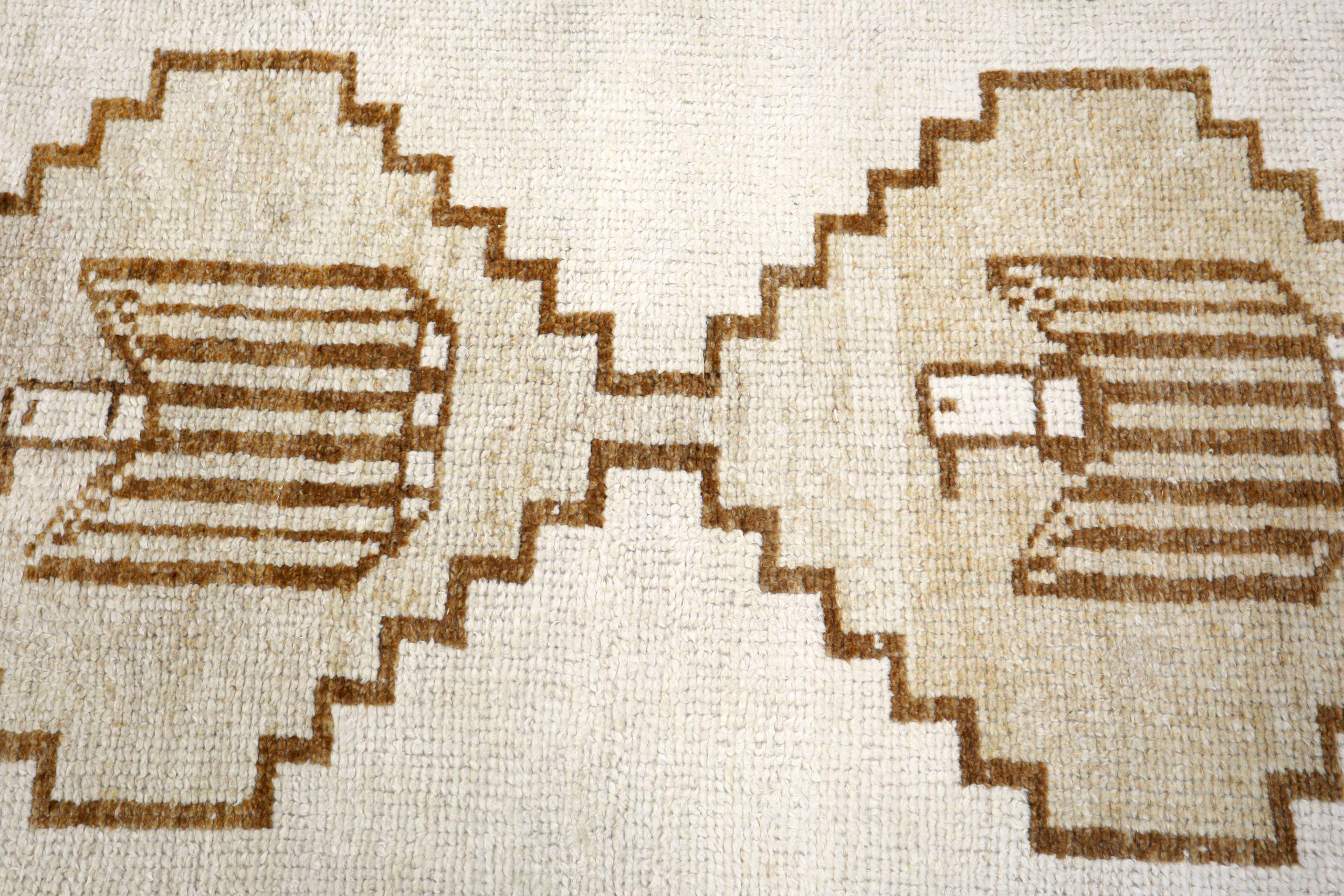 Türkischer Anatoly-Läufer aus Wolle in Elfenbein, Taupe und Design - 93193 im Angebot 1