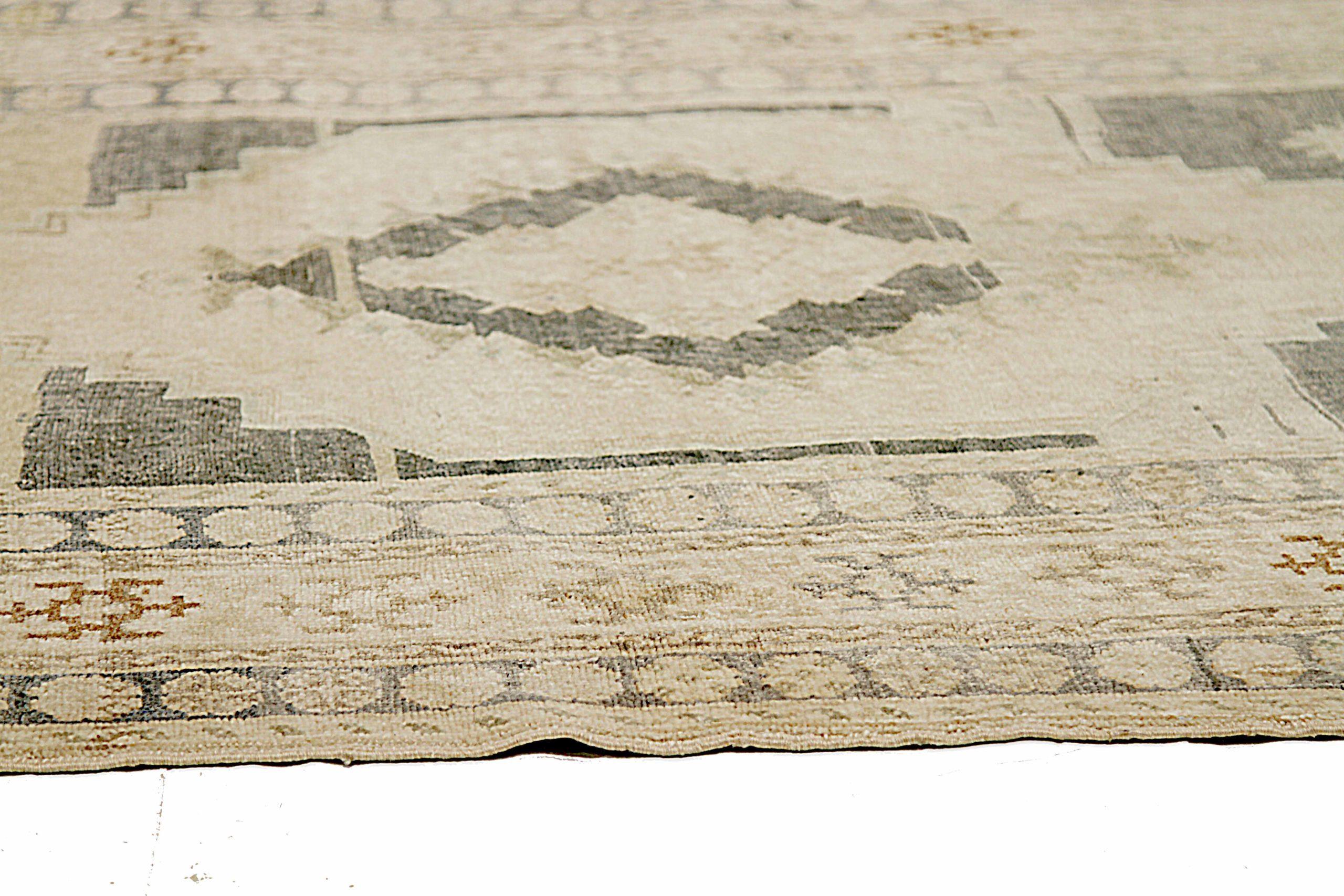 20th Century Turkey Anatoly Small Rug Circa 1940 - Wool Black Ivory Design - 92530 For Sale