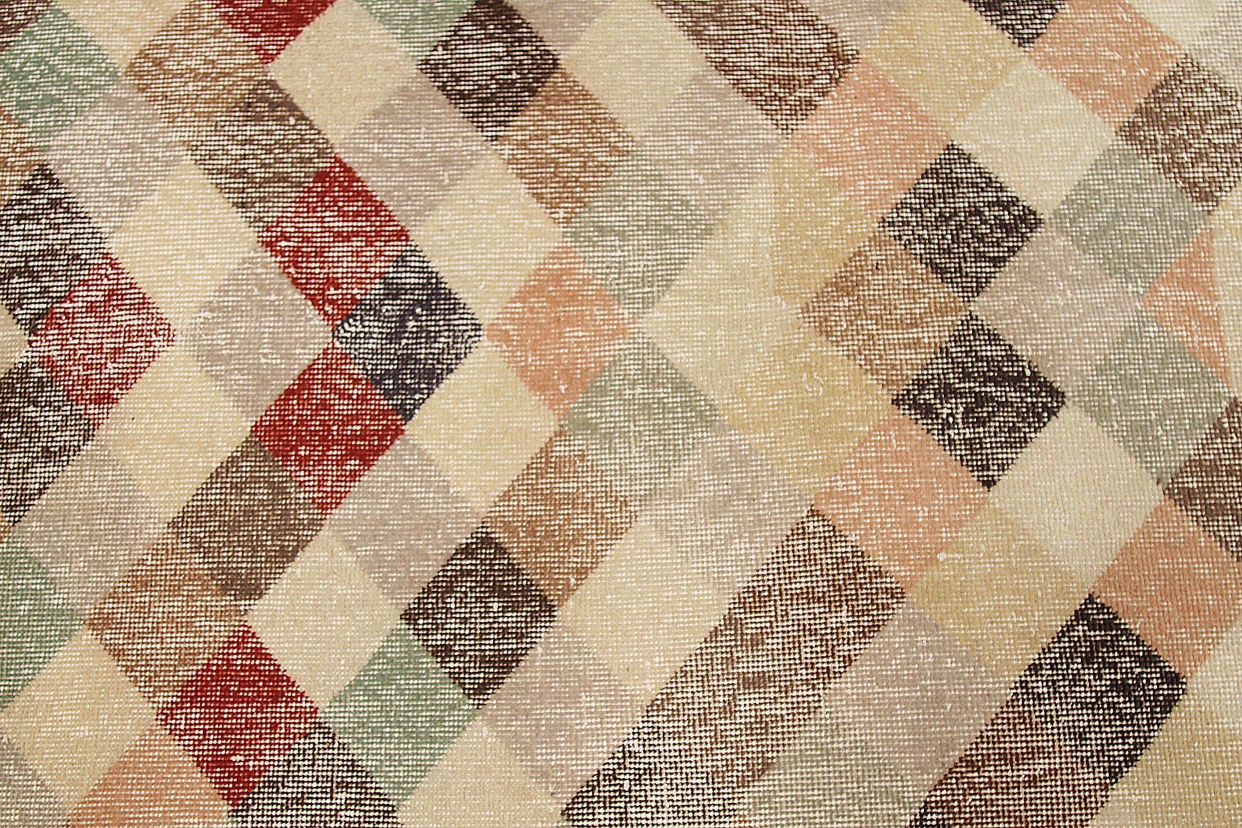 20th Century Turkey Anatoly Small Rug Circa 1940 - Wool Brown Green Ivory Pink Red - 92534 For Sale
