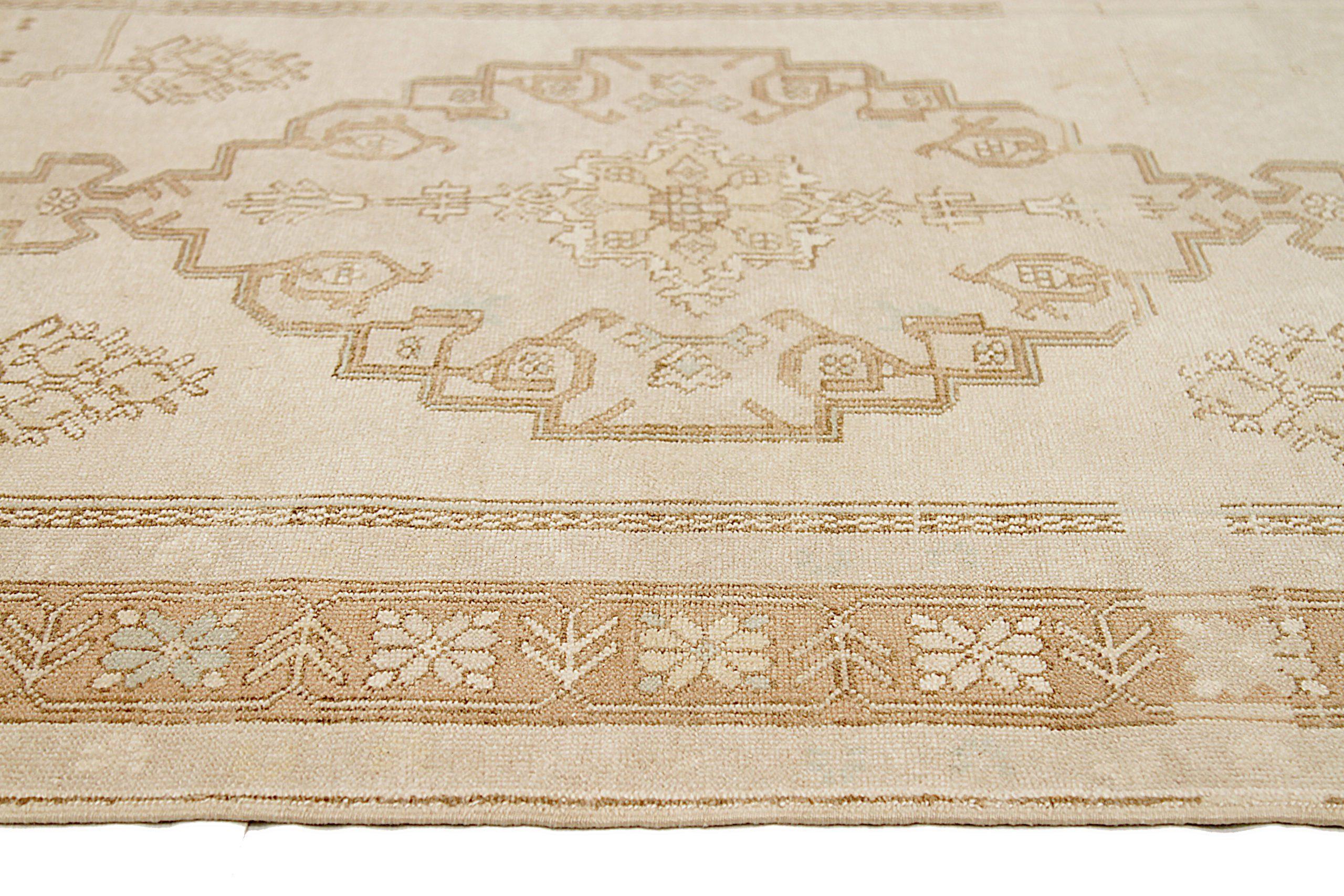 Türkei Anatoly Small Rug CIRCA 1940 - Wolle Braun Elfenbein Design - 92513 im Zustand „Hervorragend“ im Angebot in Dallas, TX