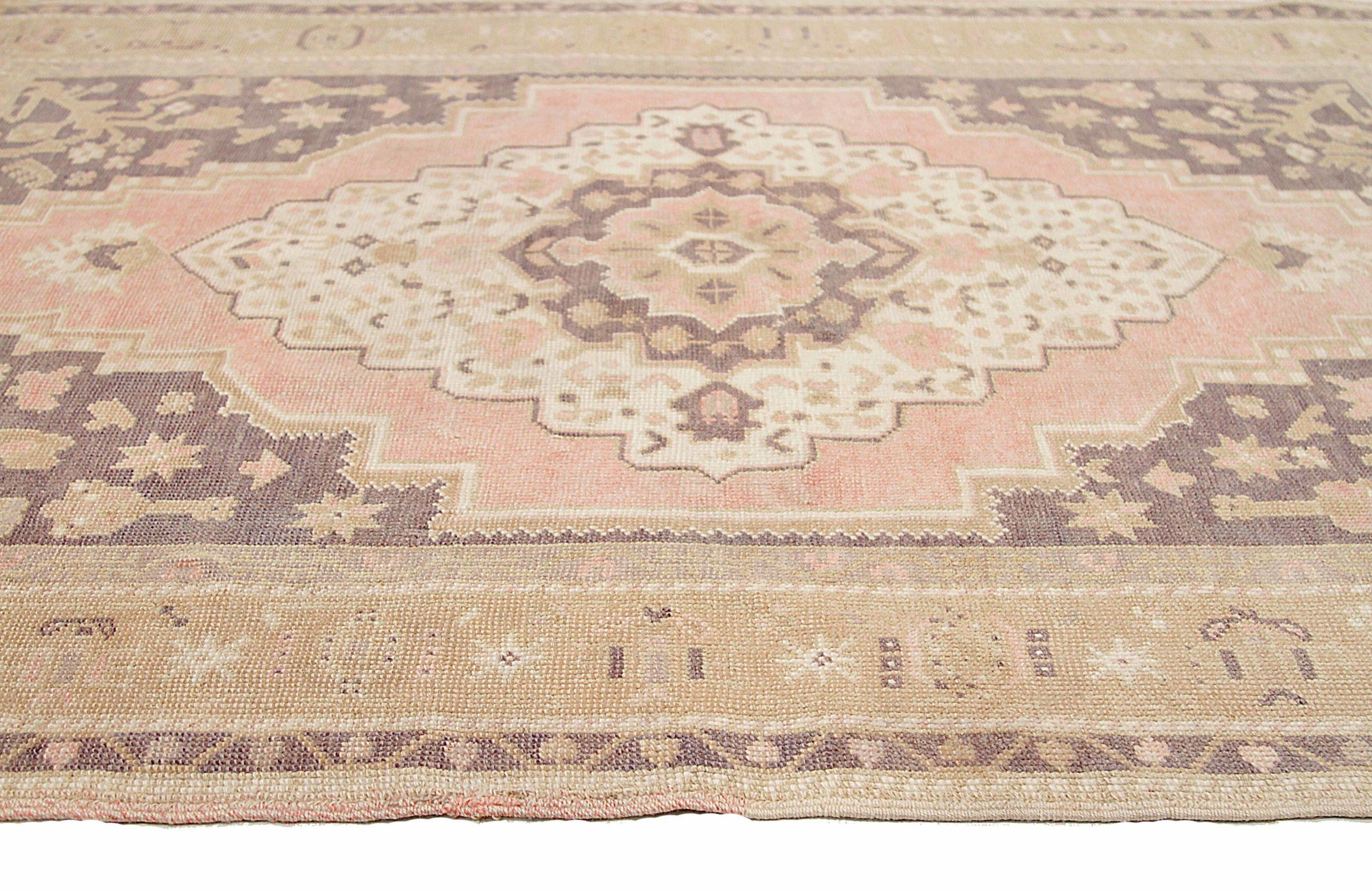 Türkei Anatoly Small Rug CIRCA 1940 - Wolle Braun Elfenbein Rosa Taupe Design - 92526 im Zustand „Hervorragend“ im Angebot in Dallas, TX