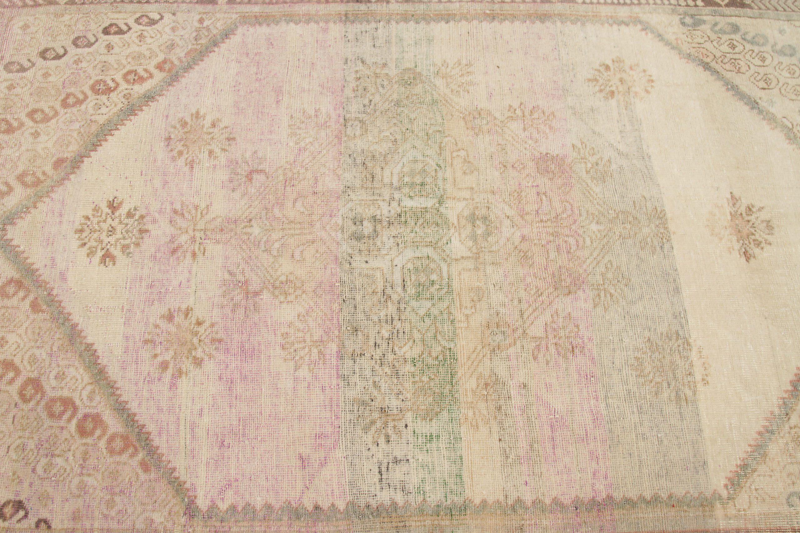 Turkey Anatoly Kleiner Teppich Circa 1940 - Wolle Elfenbein Rosa Design - 92517 (20. Jahrhundert) im Angebot