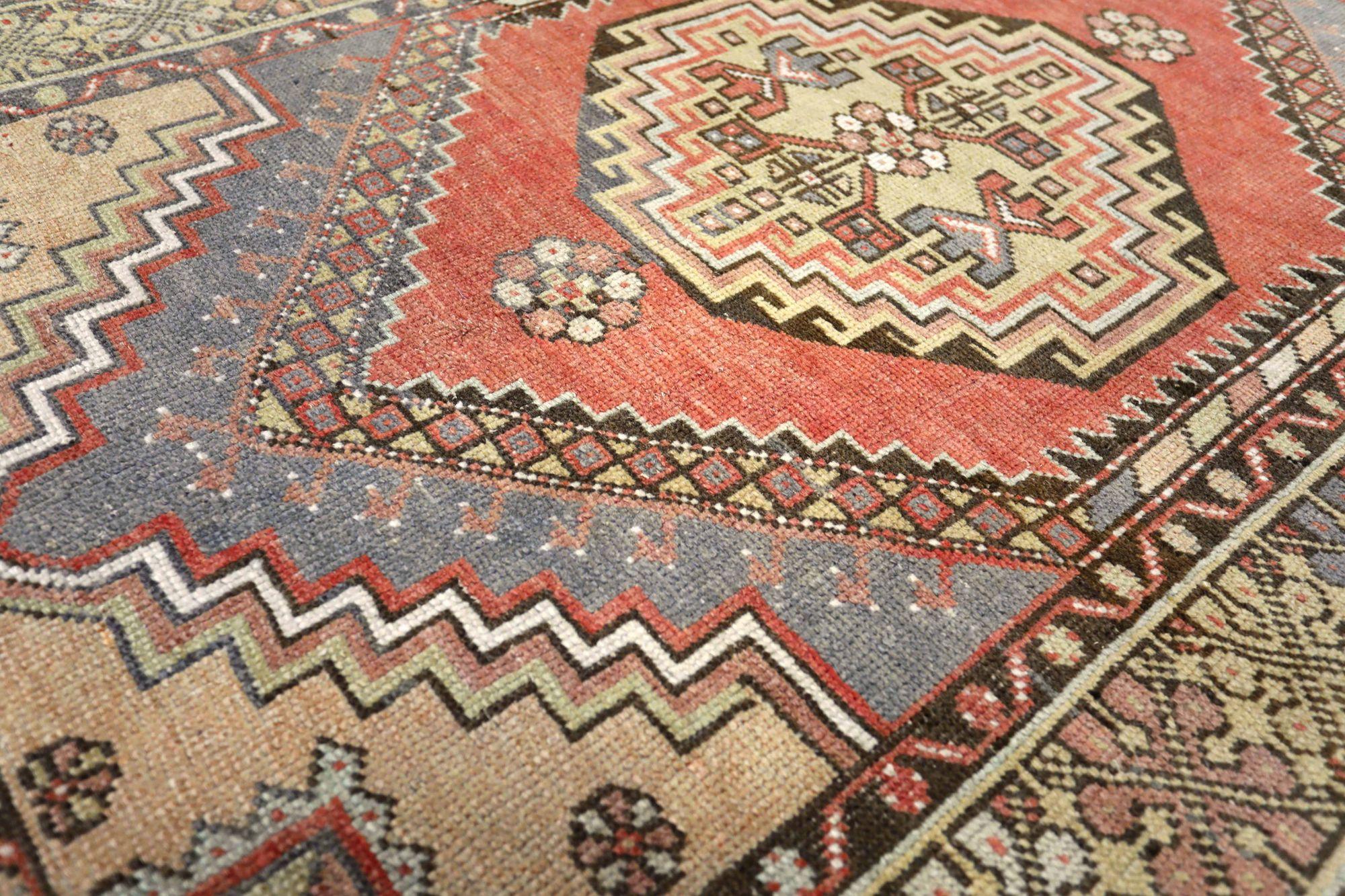 Türkei Anatoly Small Rug - Wolle Blau Braun Elfenbein Rot Design - 93177 im Zustand „Hervorragend“ im Angebot in Dallas, TX