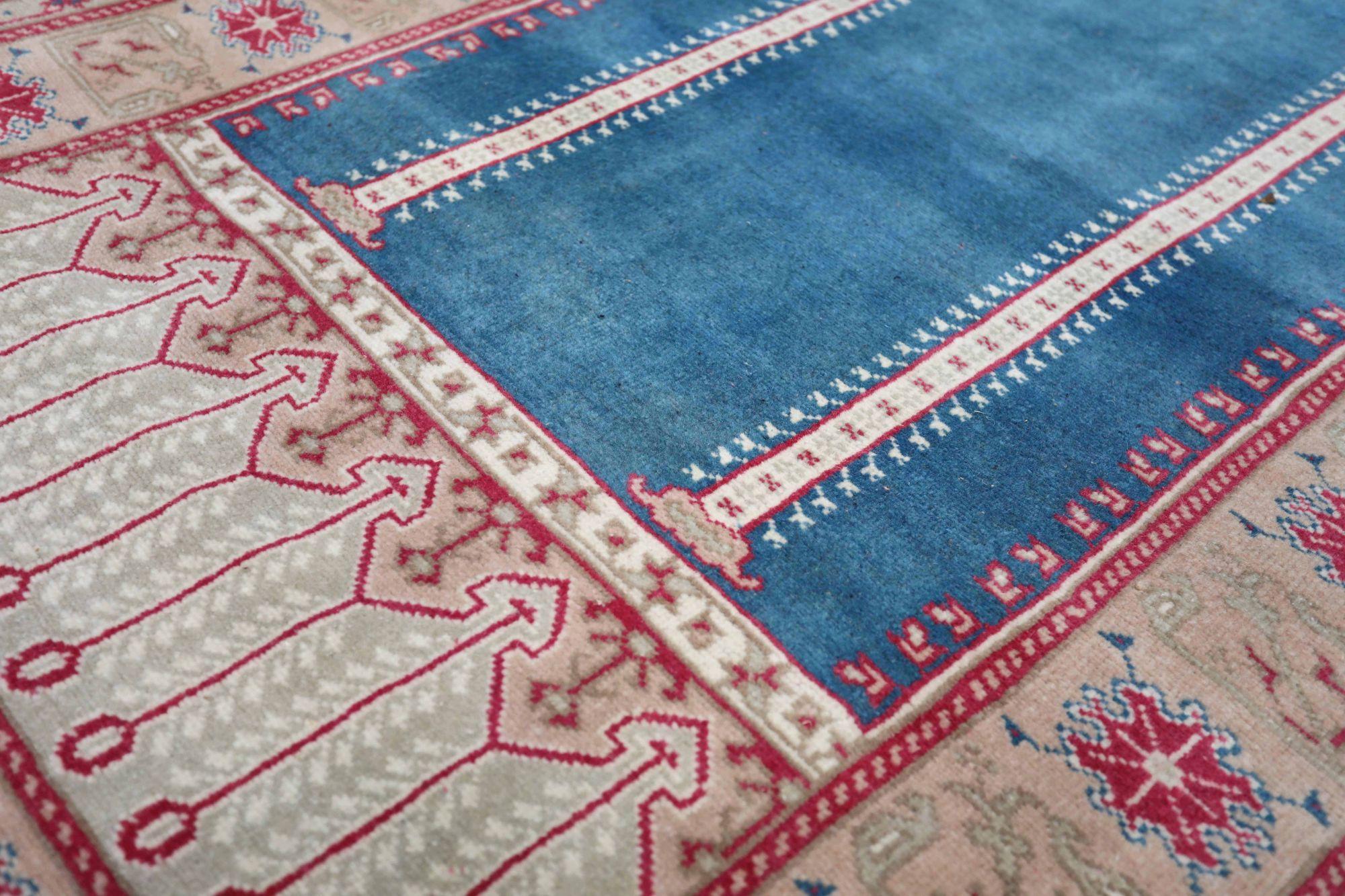 Türkischer Anatoly Kleiner Teppich - Wolle Blau Elfenbein Rot Design - 93153 (20. Jahrhundert) im Angebot