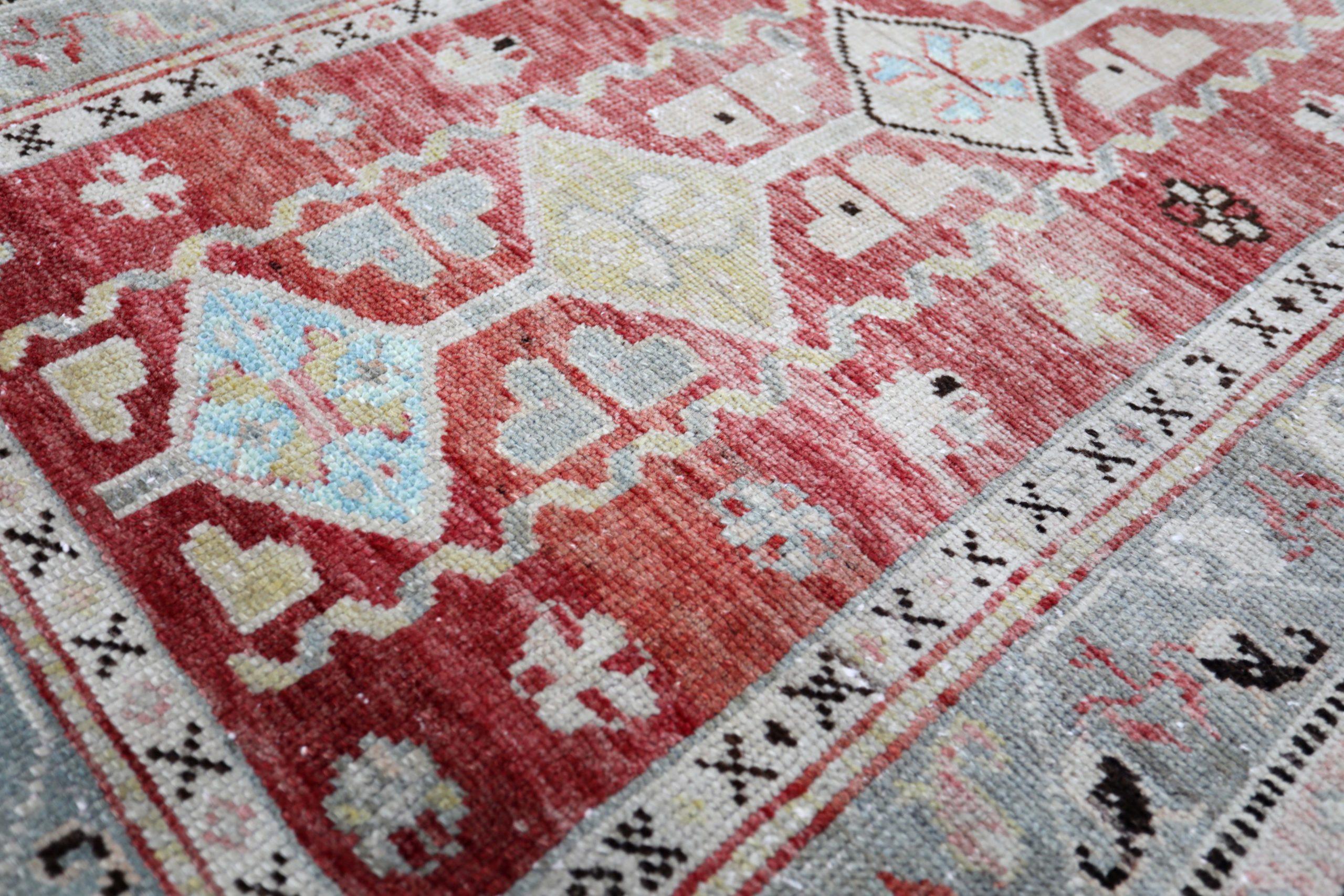 Turc Petit tapis turc Anatoly en laine bleu ivoire rouge jaune motif - 93223 en vente