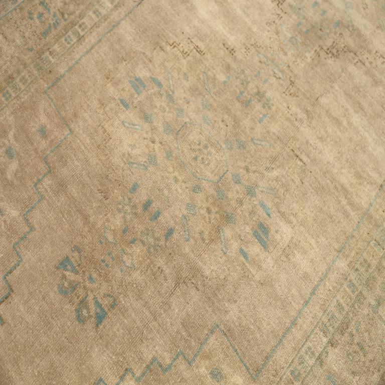 Turkey Anatoly Kleiner Teppich - Wolle Blau Elfenbein Taupe Design - 92930 (Türkisch) im Angebot