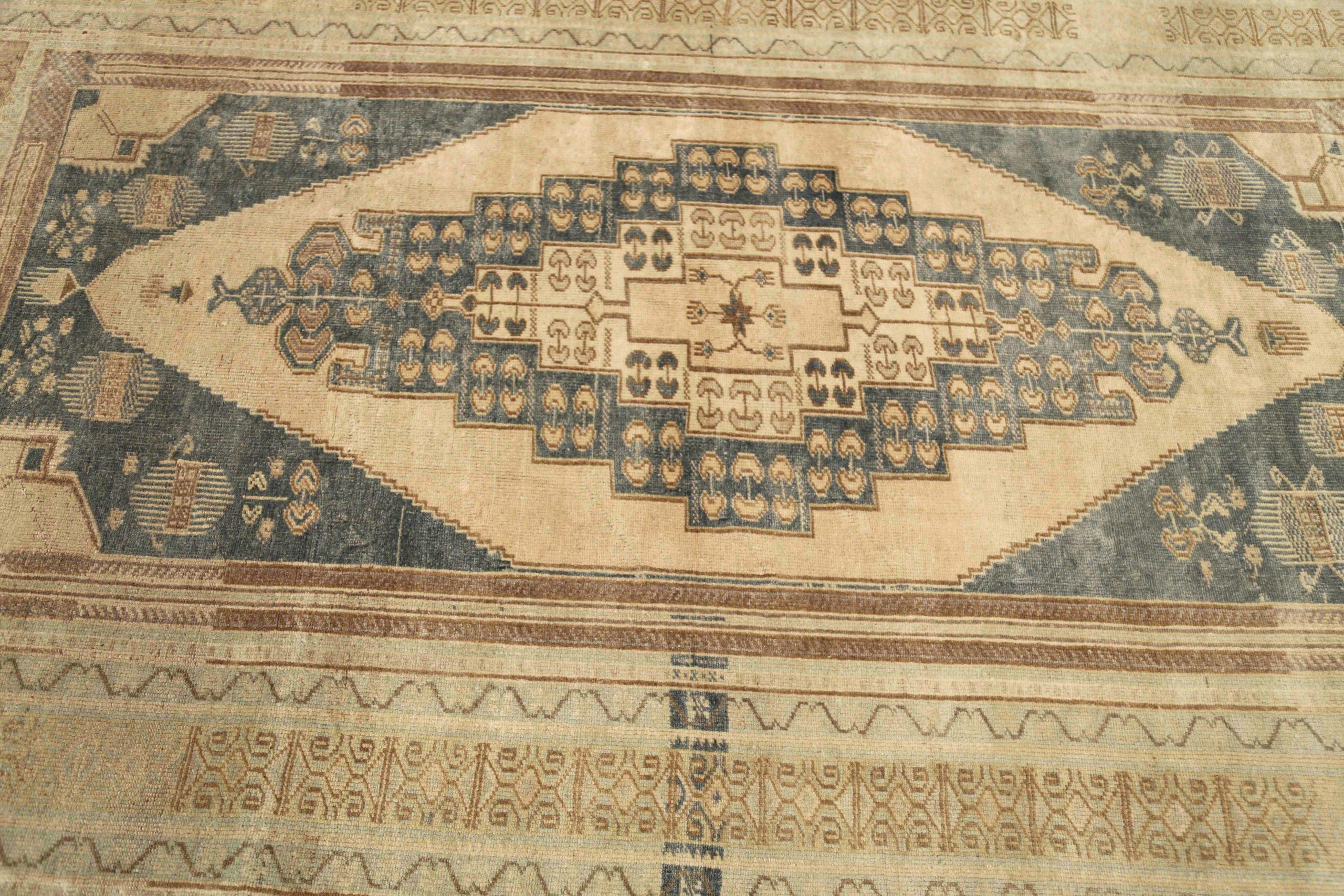 Turkey Anatoly Small Rug - Wool Brown Gray Ivory Design - 92913 Excellent état - En vente à Dallas, TX