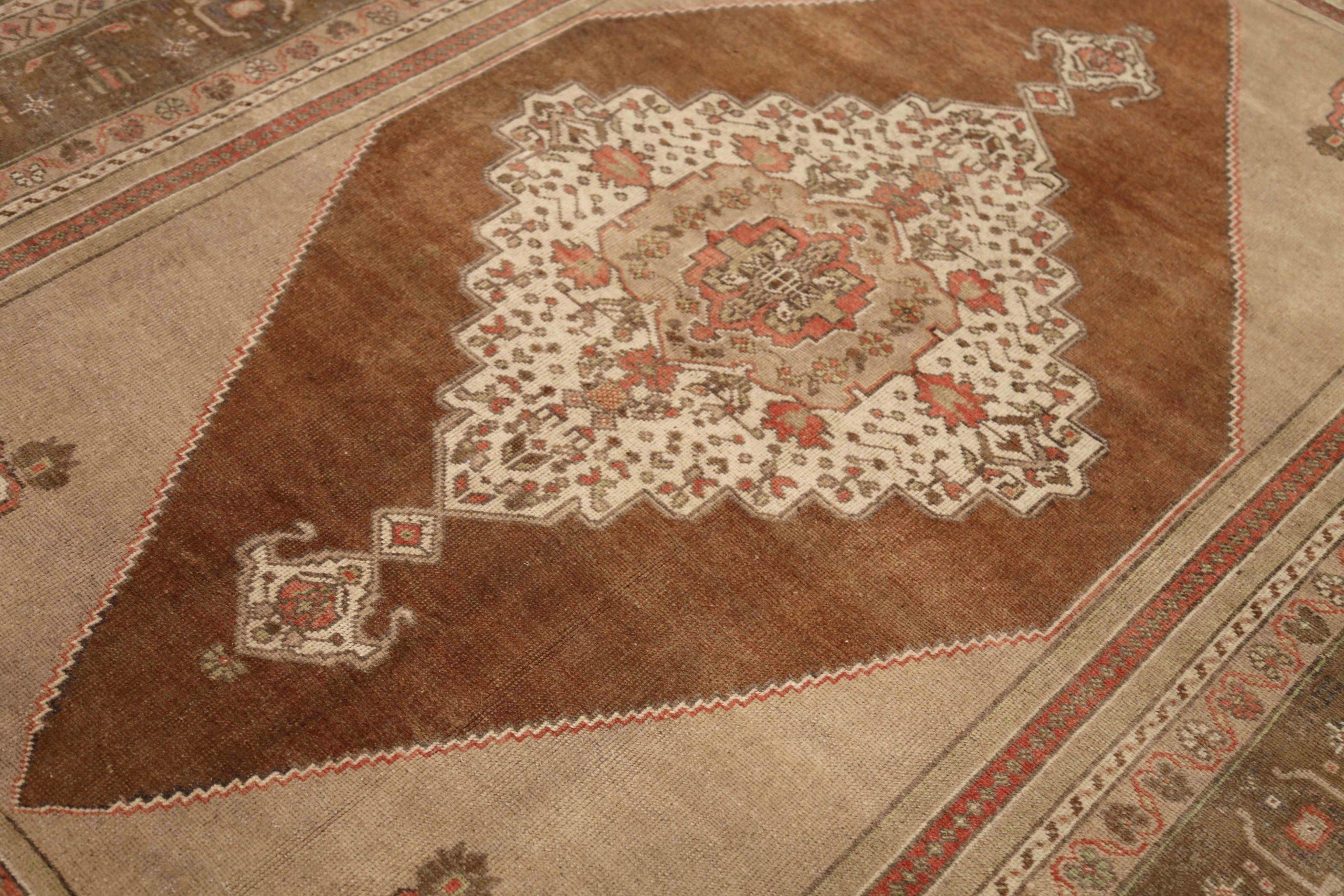 Türkei Anatoly Kleiner Teppich - Wolle Braun Elfenbein Rosa Design - 92899 (Türkisch) im Angebot