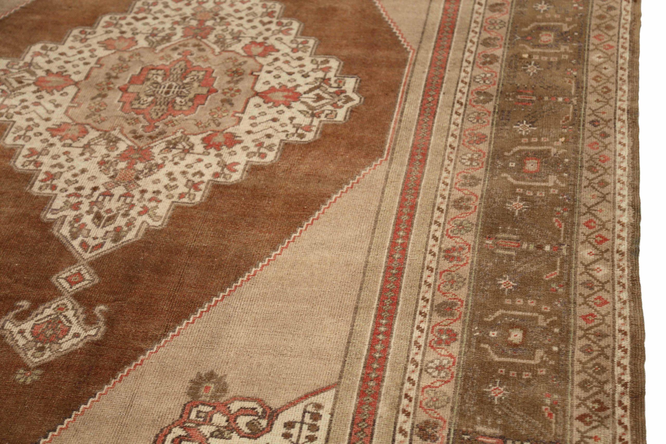 Türkei Anatoly Kleiner Teppich - Wolle Braun Elfenbein Rosa Design - 92899 im Zustand „Hervorragend“ im Angebot in Dallas, TX