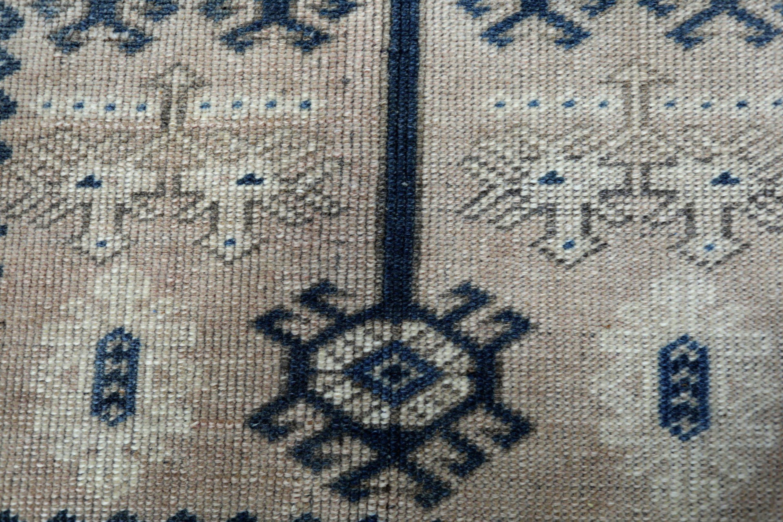 Turkey Anatoly Small Rug - Wool Brown Navy Blue Design - 93145 Excellent état - En vente à Dallas, TX