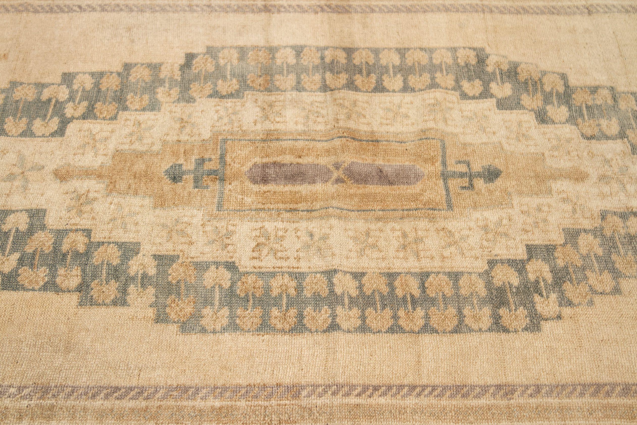 Türkischer Anatoly Kleiner Teppich - Wolle Grau Elfenbein Design - 92751 (20. Jahrhundert) im Angebot