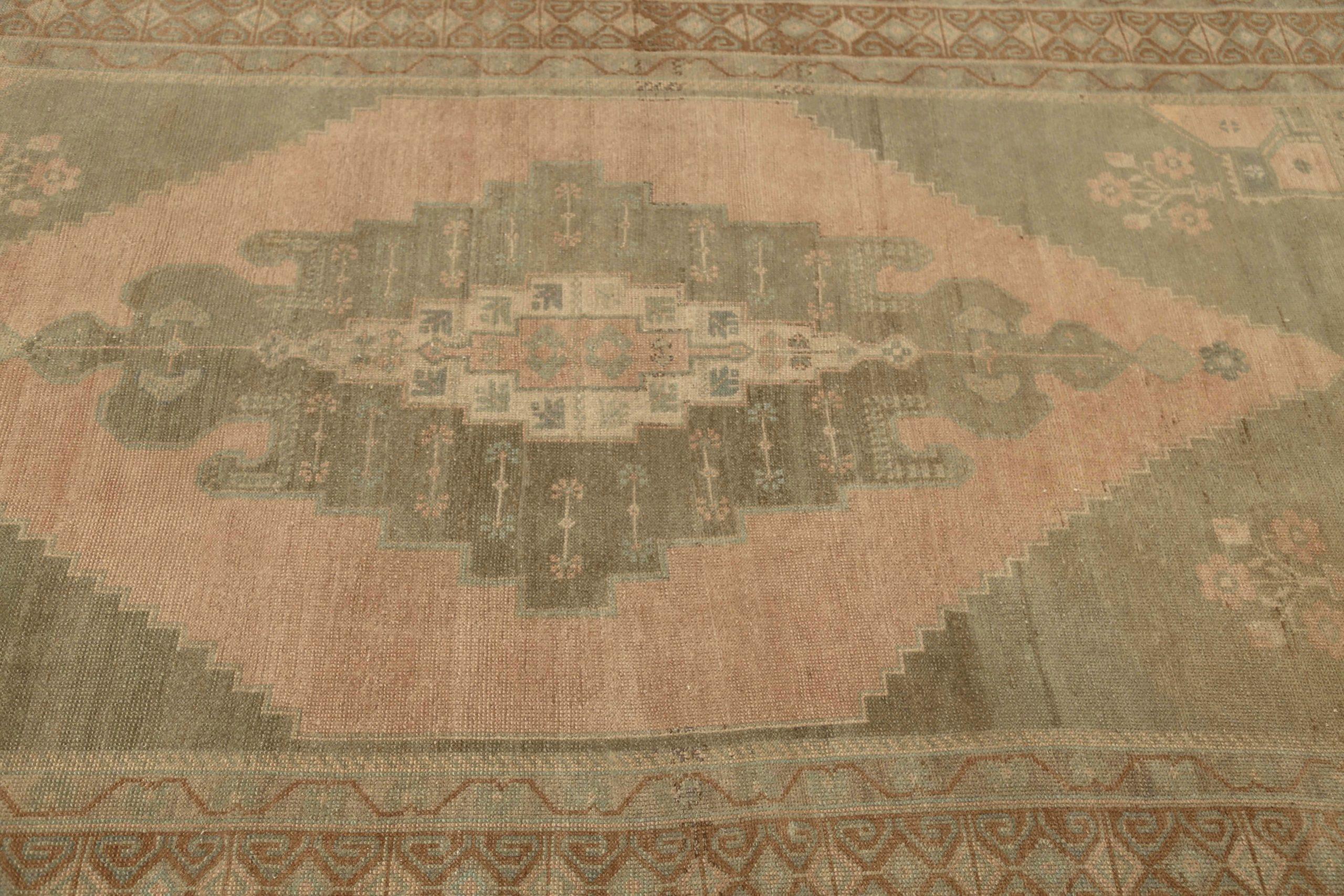 Türkischer Anatoly Kleiner Teppich - Wolle Grün Elfenbein Rosa Design - 92886 (20. Jahrhundert) im Angebot