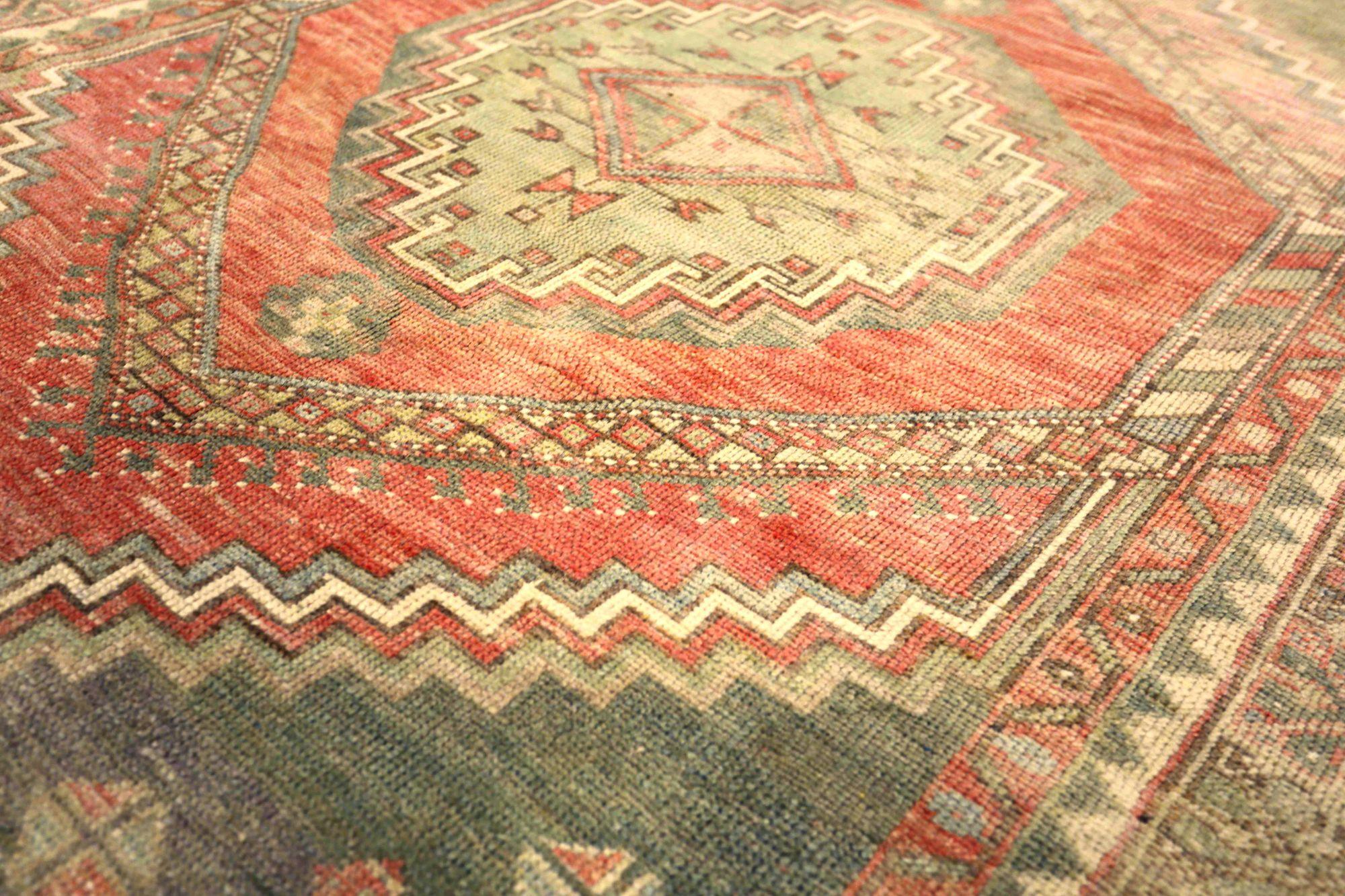 Türkischer Anatoly Kleiner Teppich - Wolle Grün Elfenbein Rosa Rot Design - 93181 (20. Jahrhundert) im Angebot