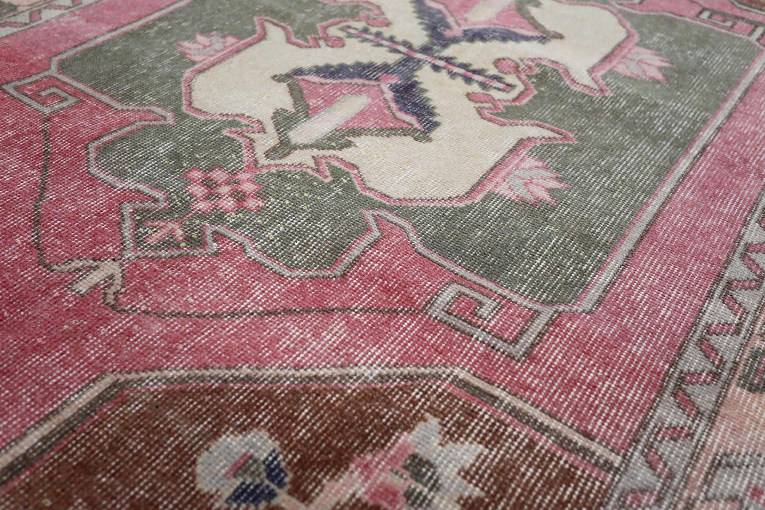 Türkischer Anatoly Kleiner Teppich - Wolle Grün Elfenbein Rosa Rot Design - 93247 im Zustand „Hervorragend“ im Angebot in Dallas, TX