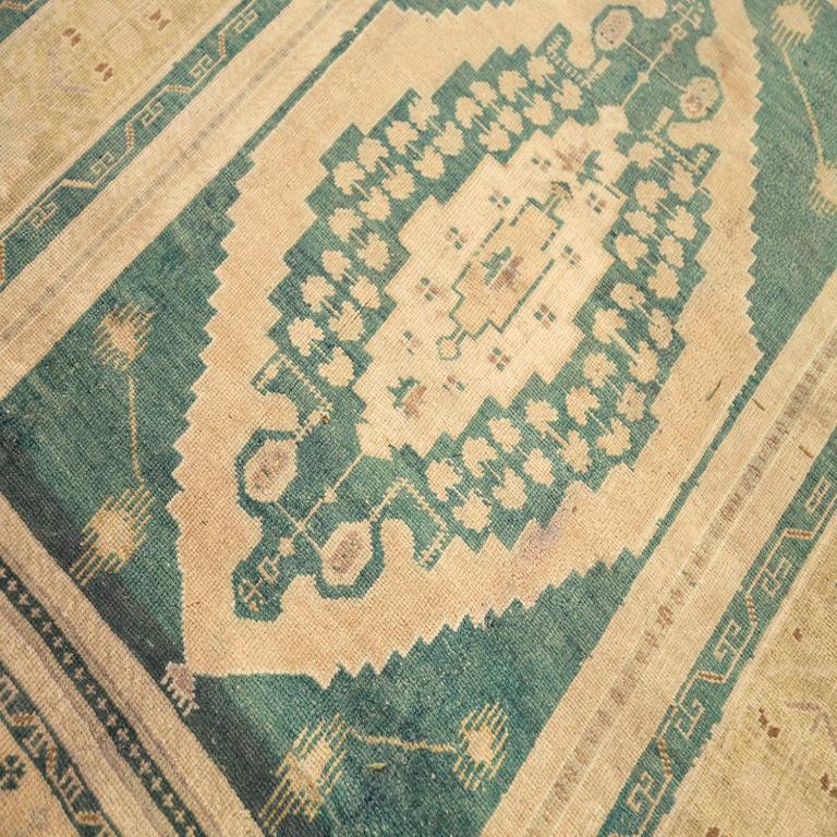 Türkei Anatoly Small Rug - Wolle Grün Elfenbein Gelb Design - 92943 (Türkisch) im Angebot