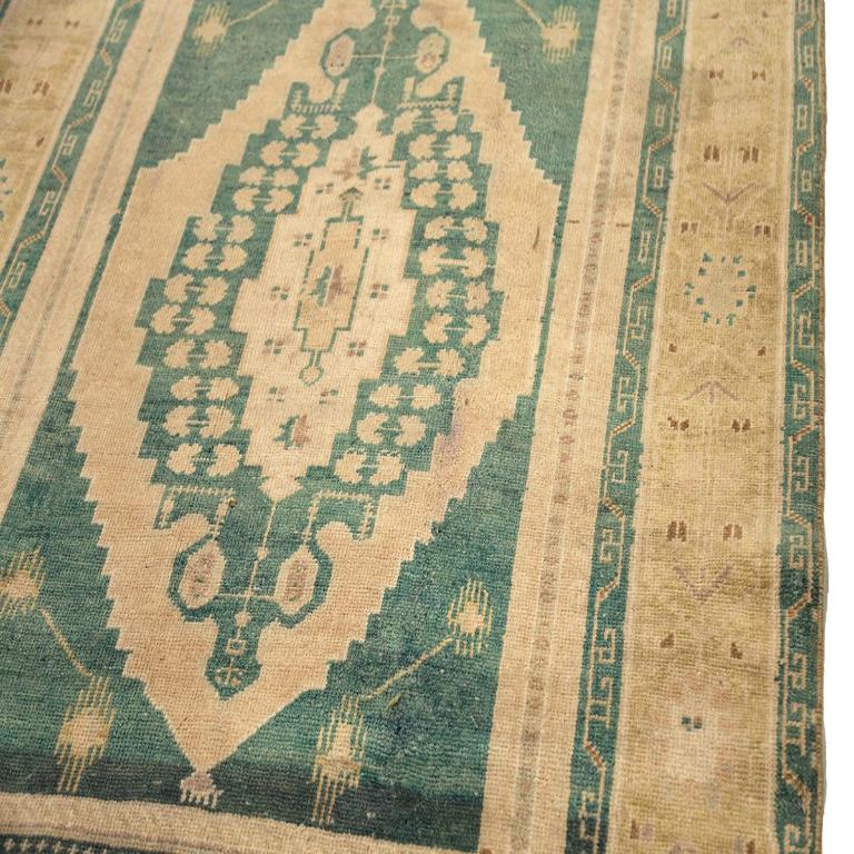 Türkei Anatoly Small Rug - Wolle Grün Elfenbein Gelb Design - 92943 im Zustand „Hervorragend“ im Angebot in Dallas, TX